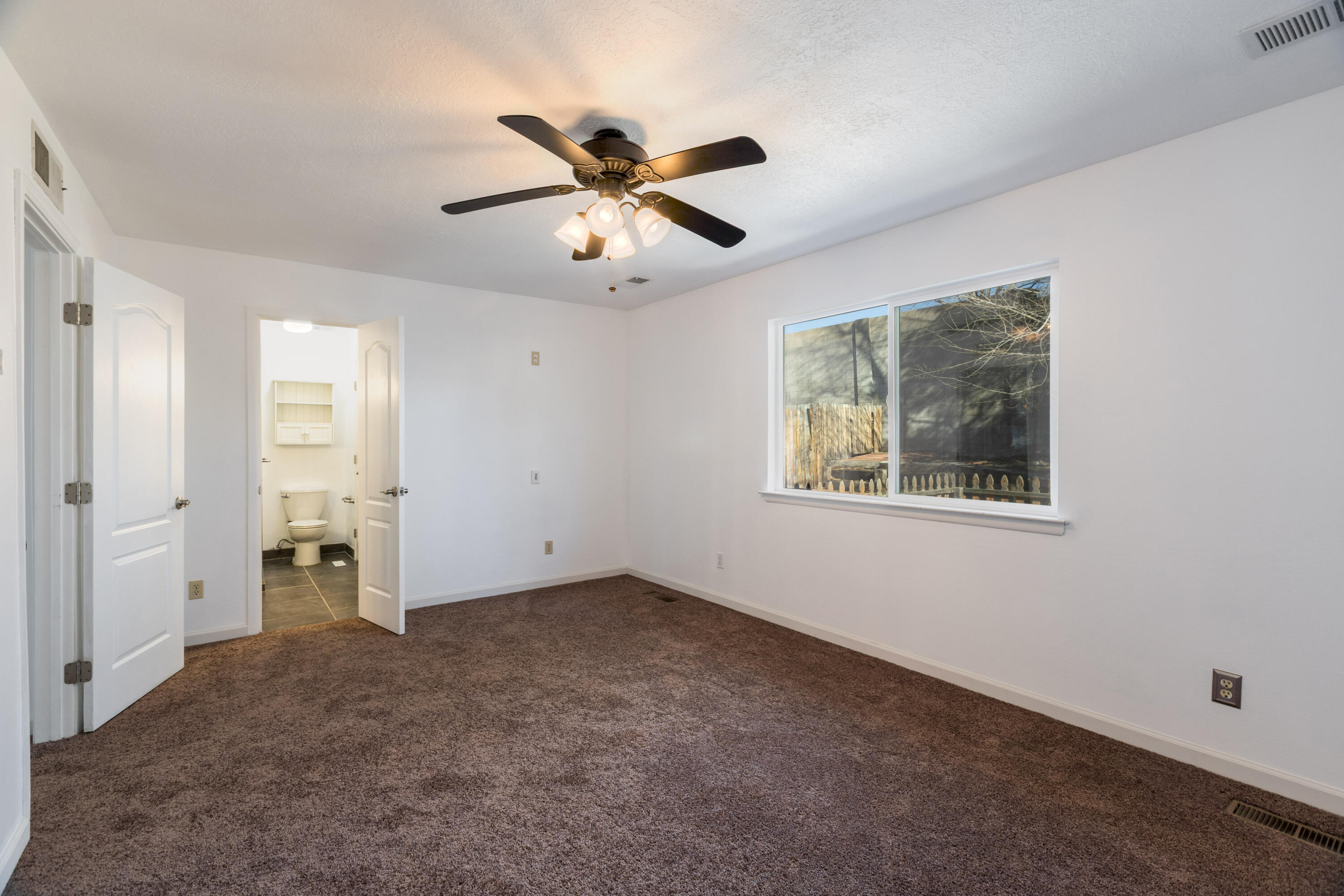 5316 Veronica Drive NE