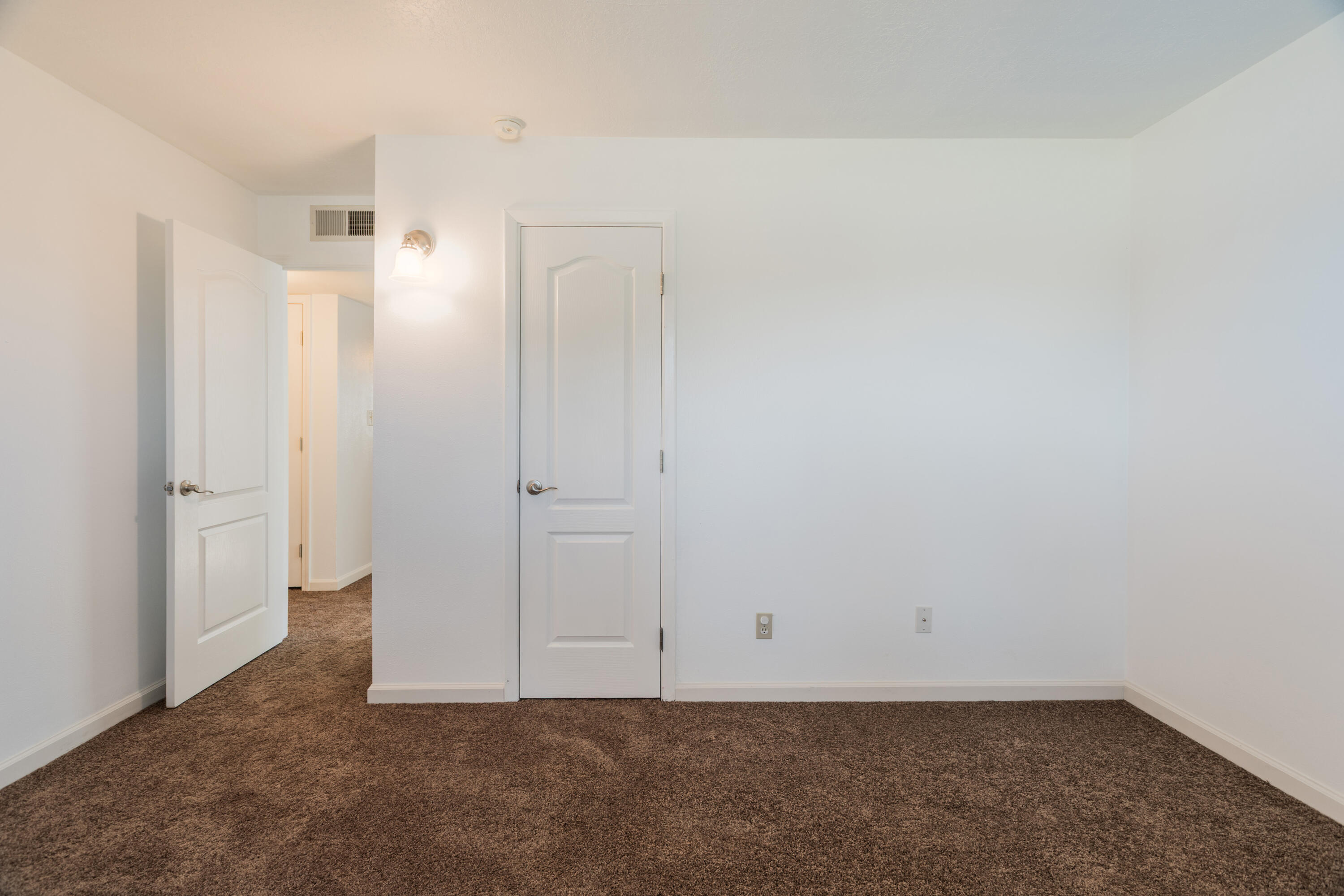 5316 Veronica Drive NE