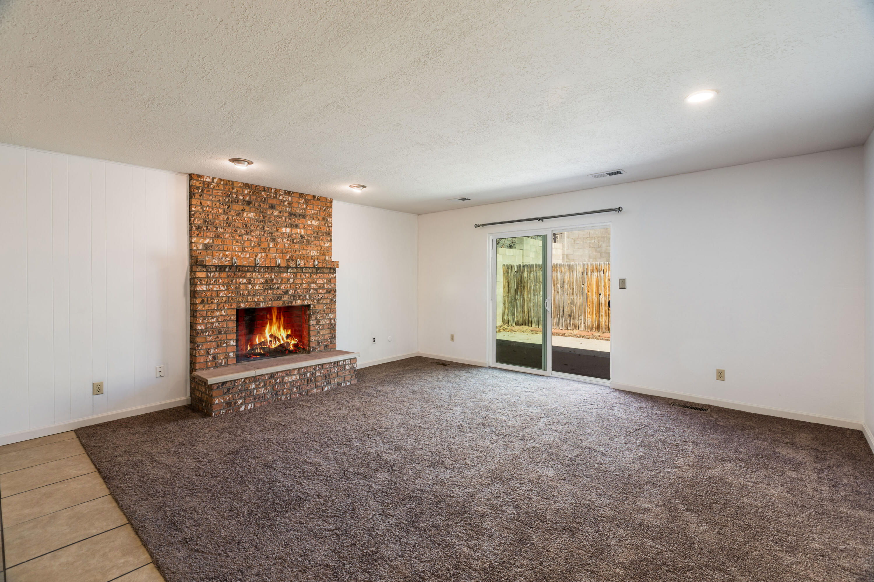 5316 Veronica Drive NE