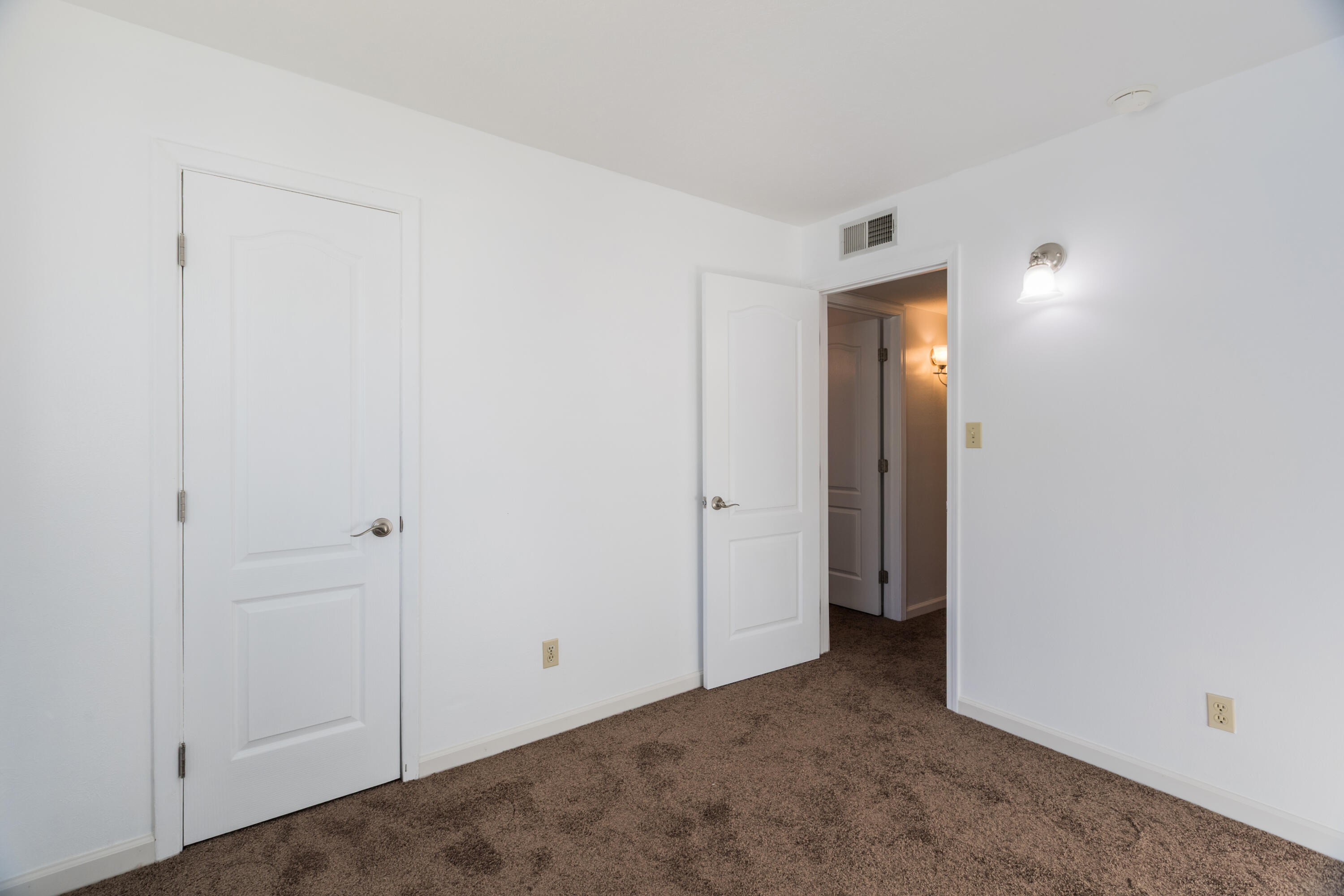 5316 Veronica Drive NE