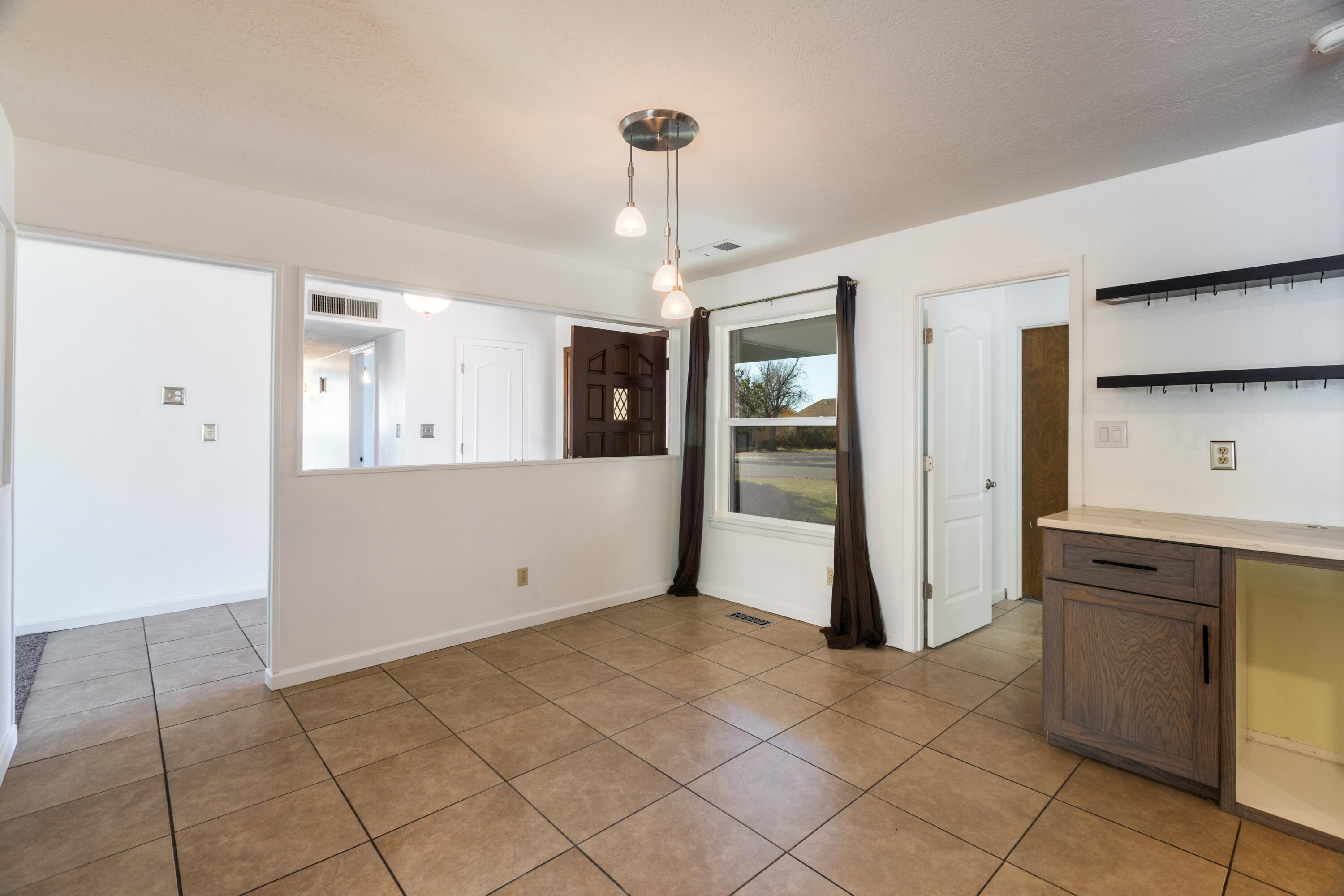 5316 Veronica Drive NE