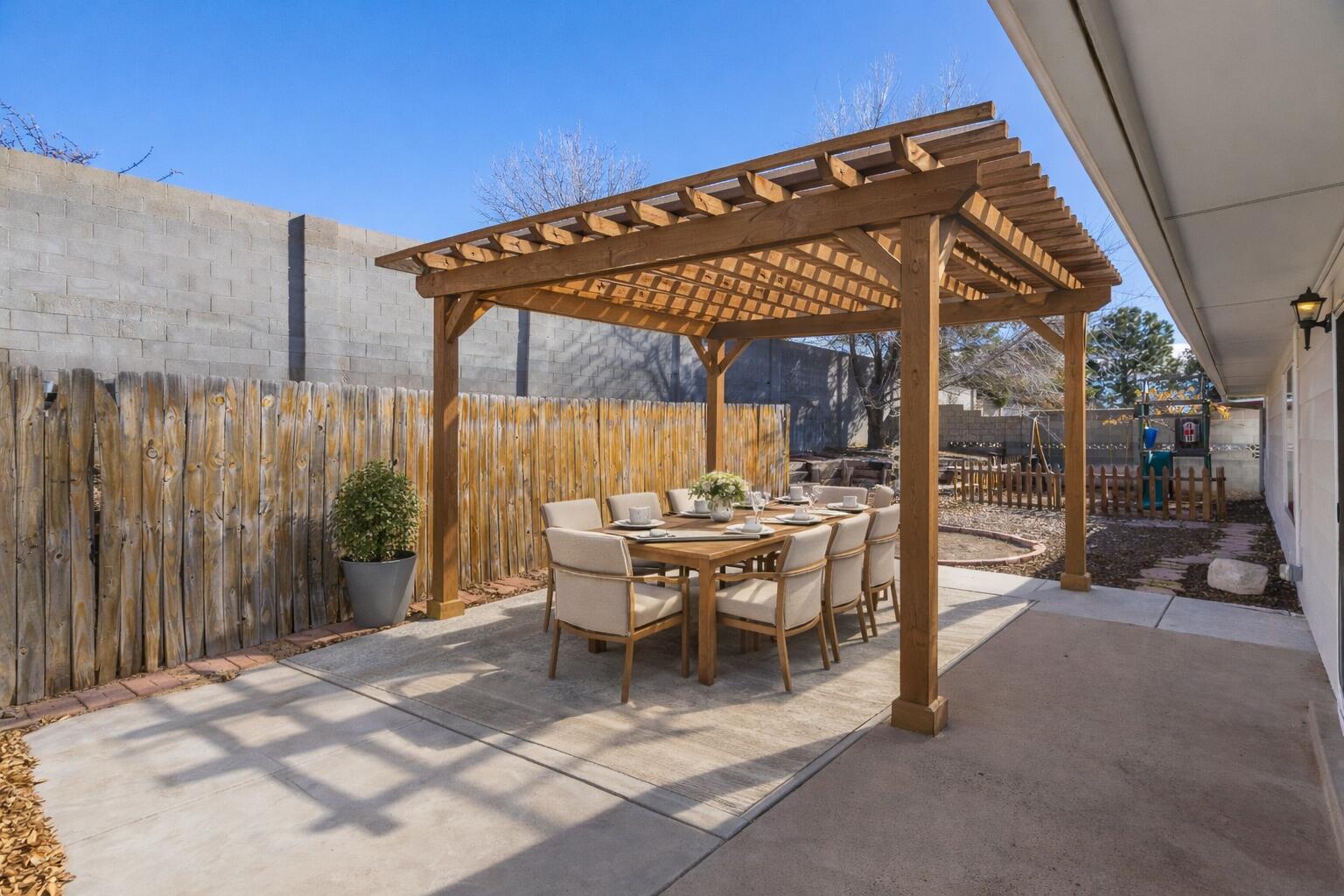 5316 Veronica Drive NE