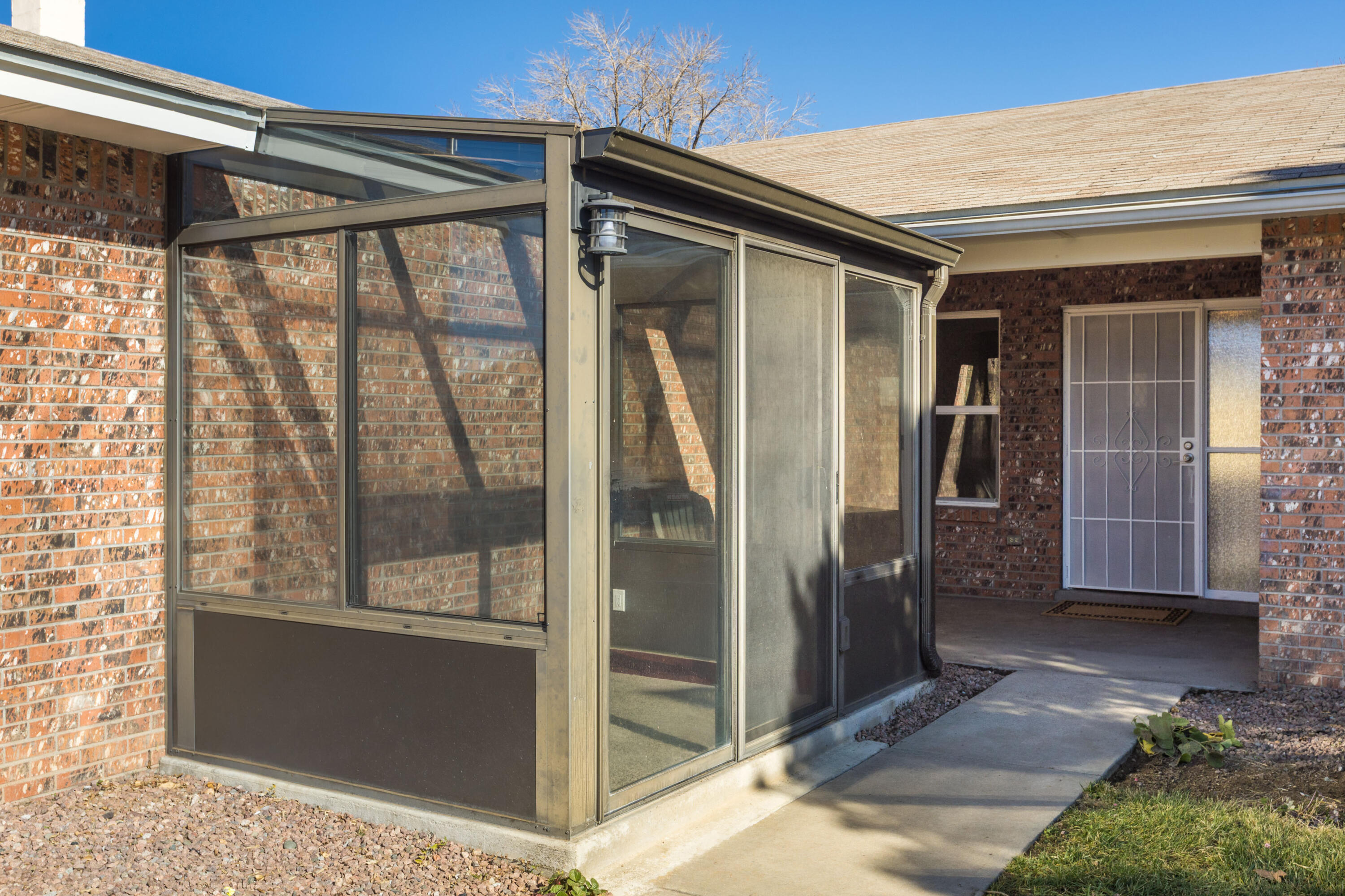 5316 Veronica Drive NE