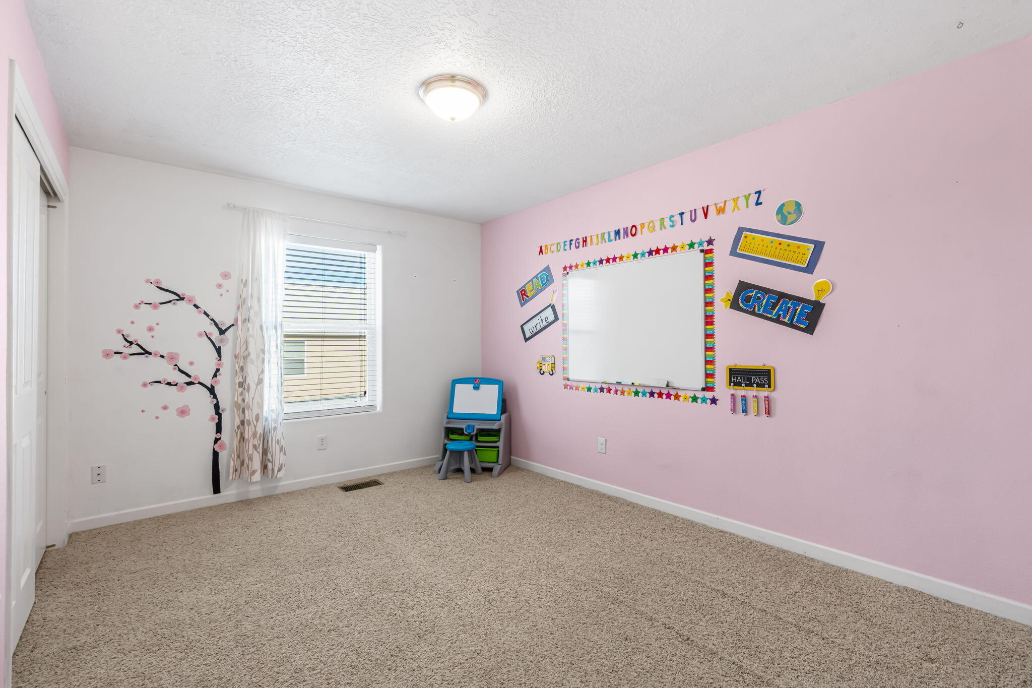 450 Minturn Loop NE