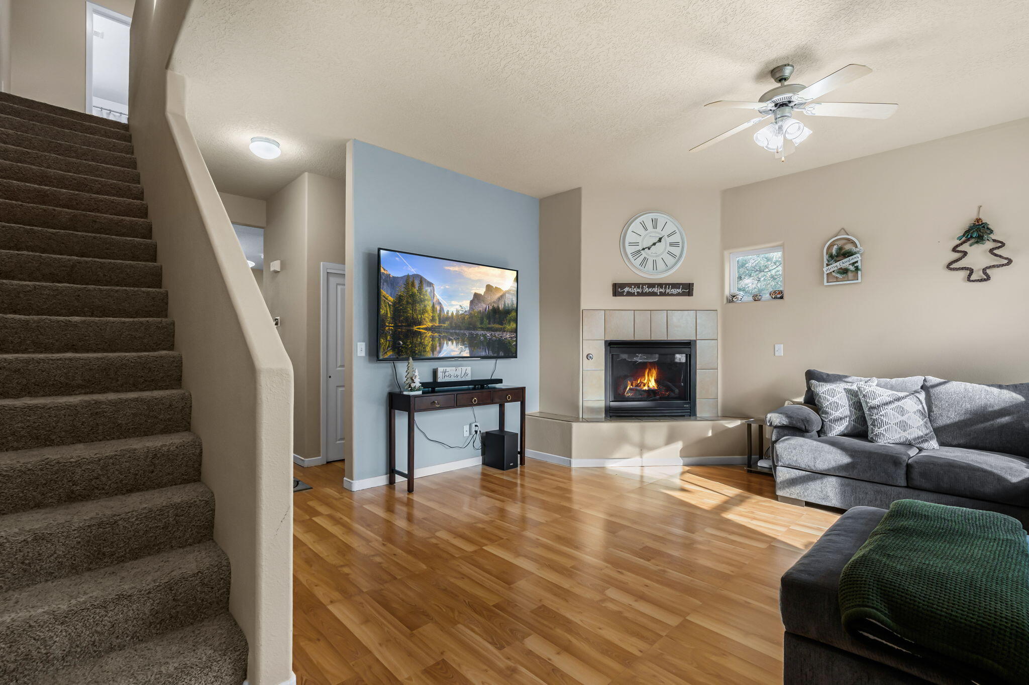 450 Minturn Loop NE