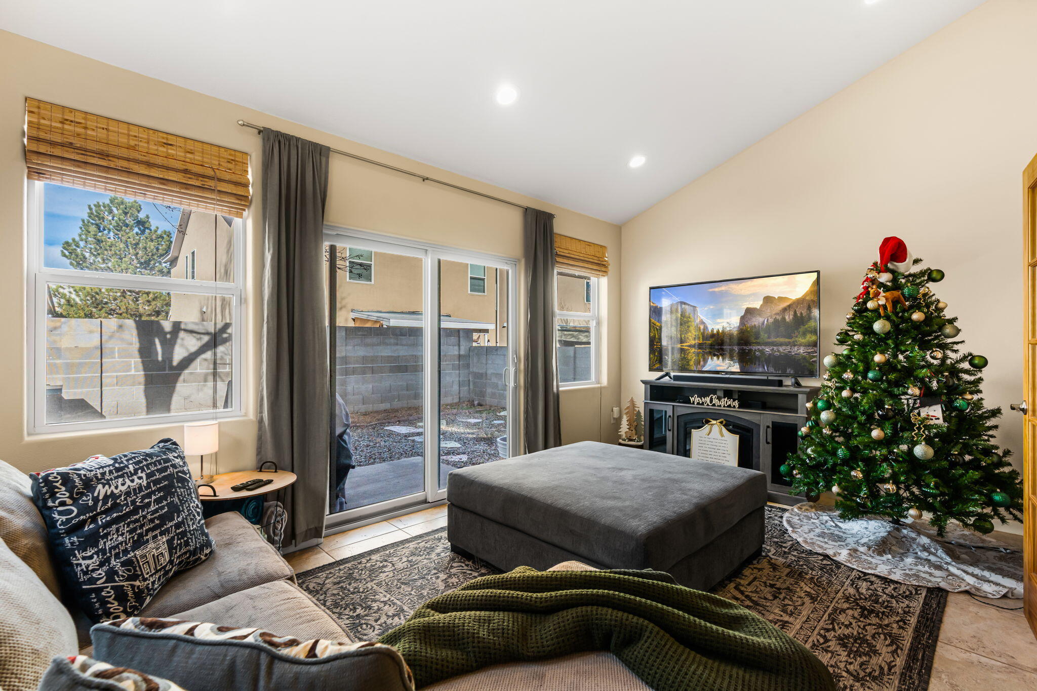 450 Minturn Loop NE