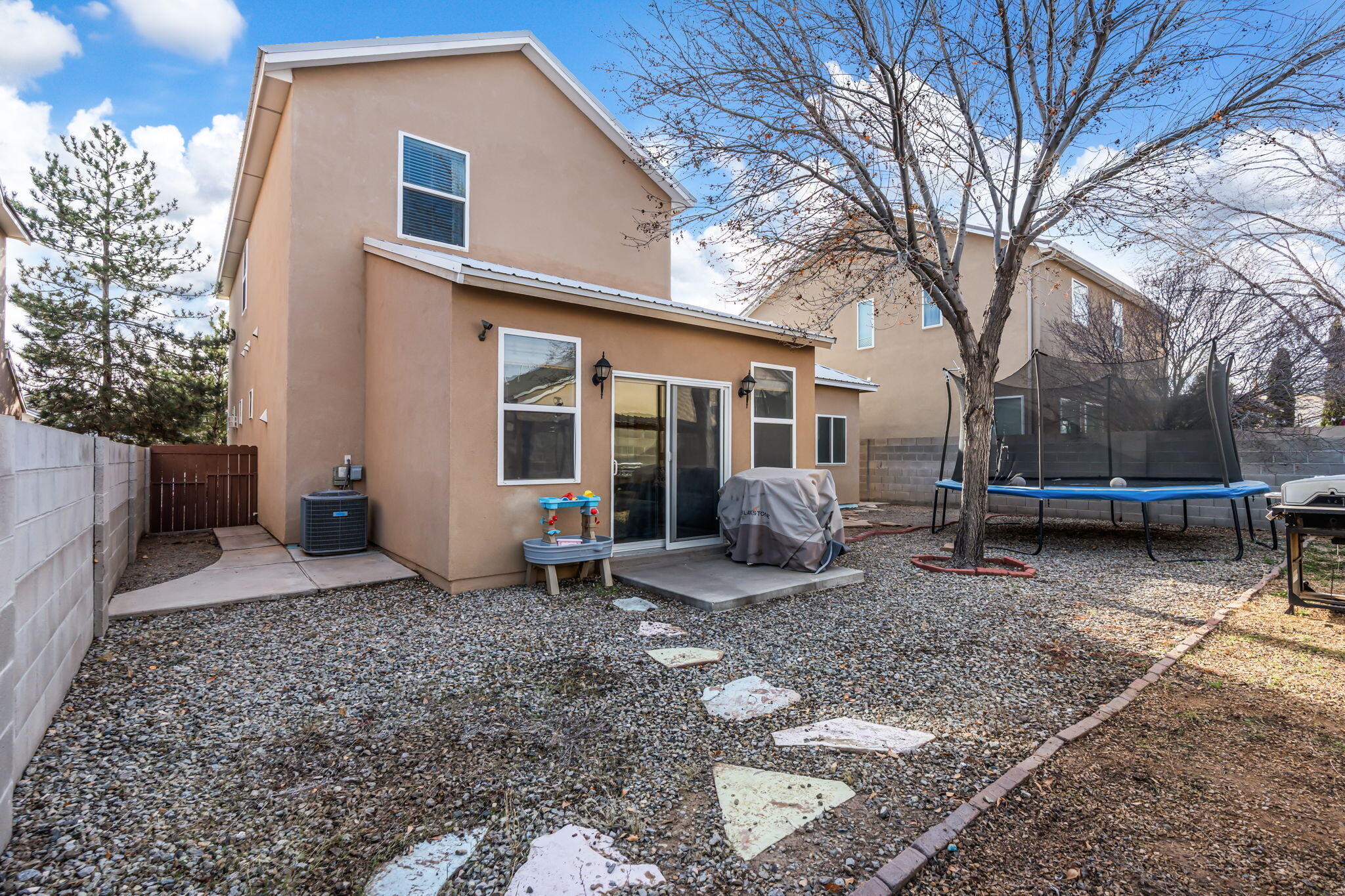 450 Minturn Loop NE