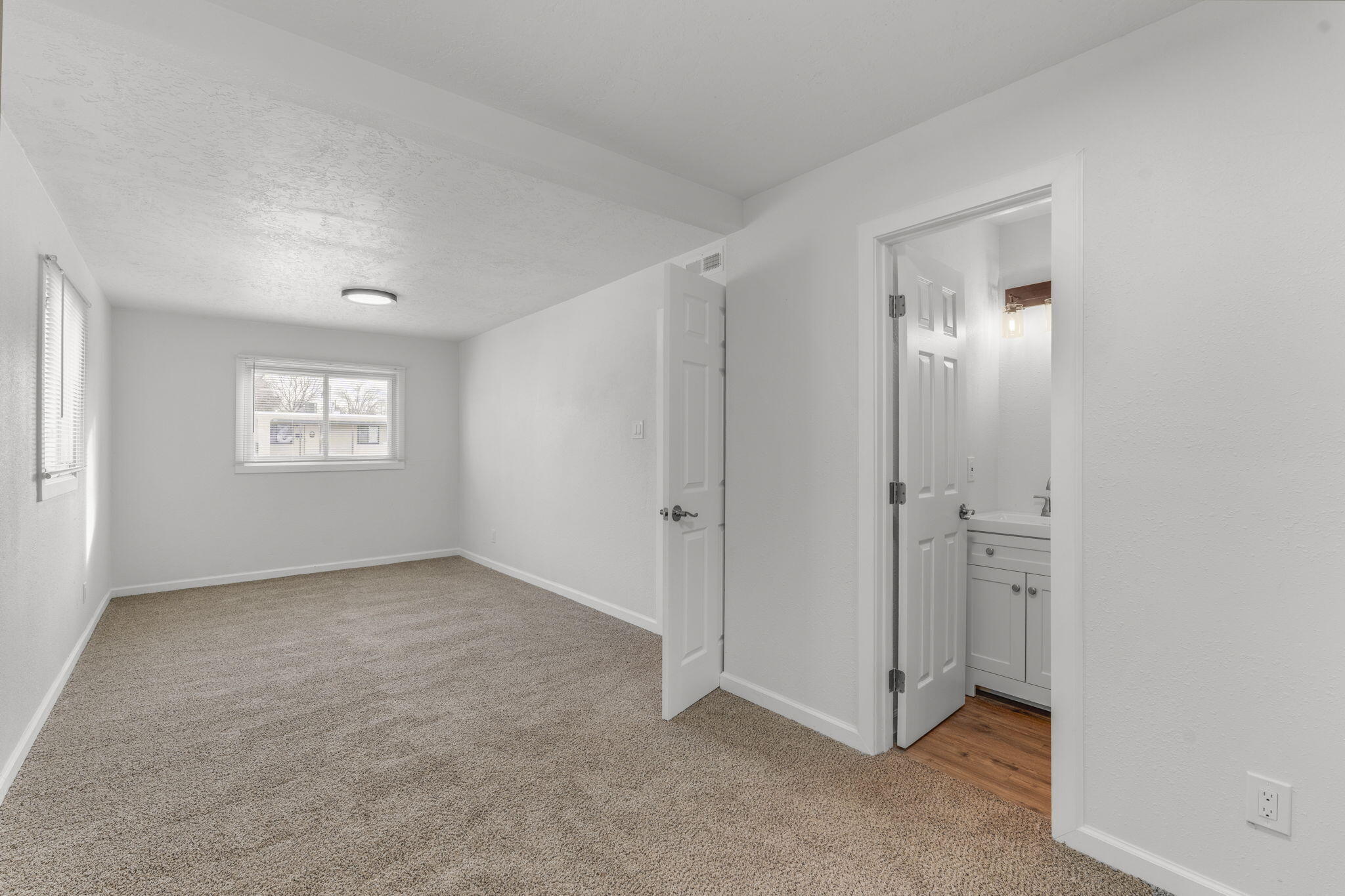 809 La Veta Drive NE