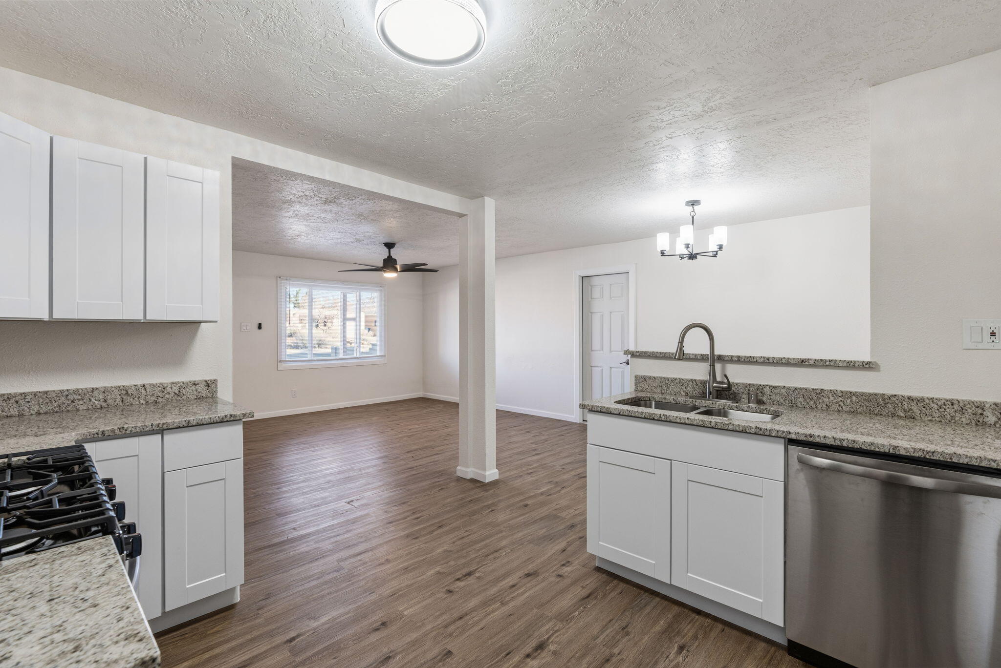 809 La Veta Drive NE