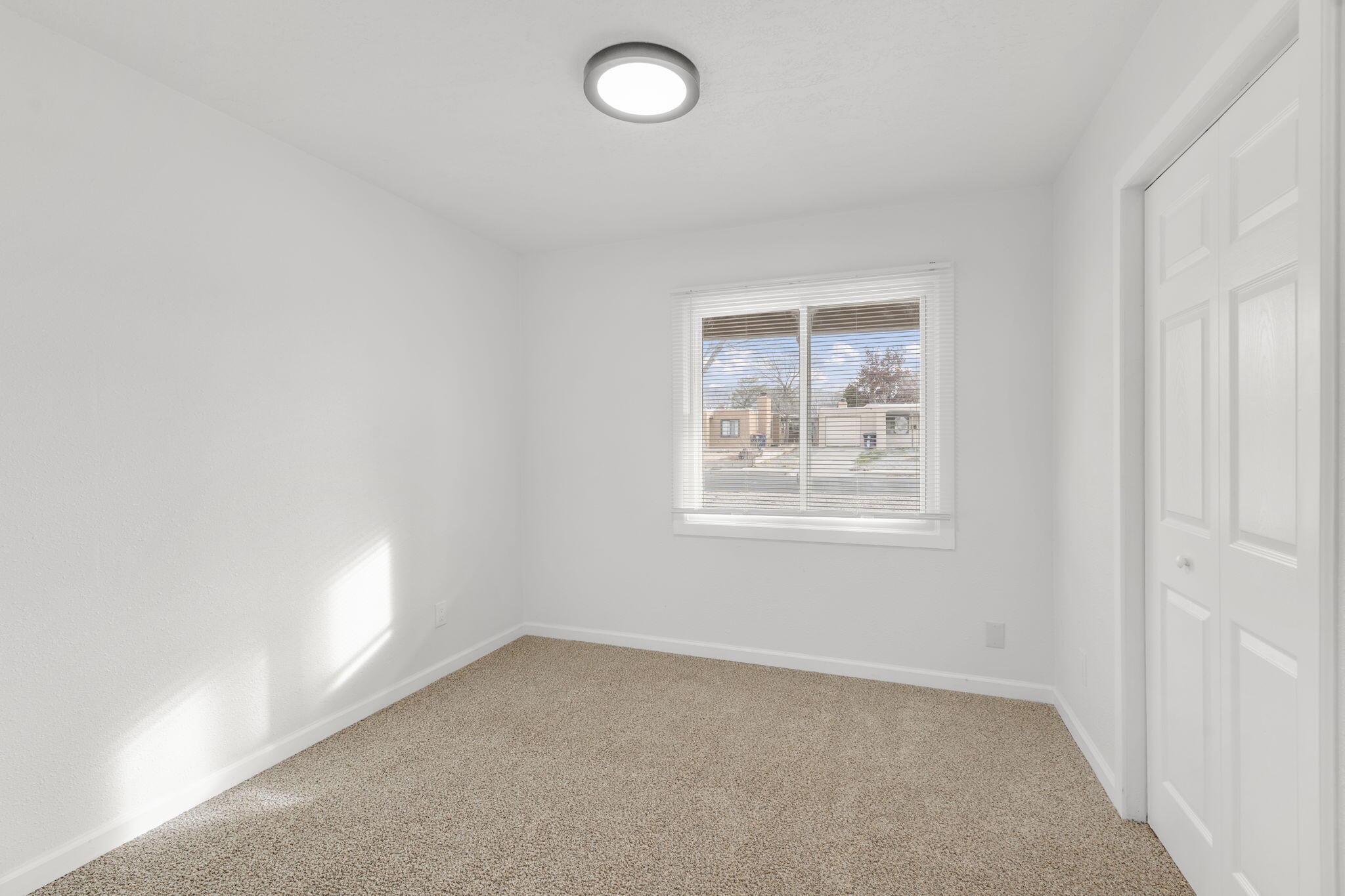 809 La Veta Drive NE