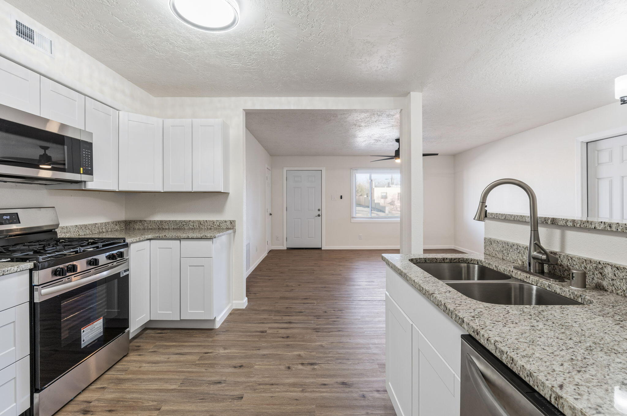 809 La Veta Drive NE