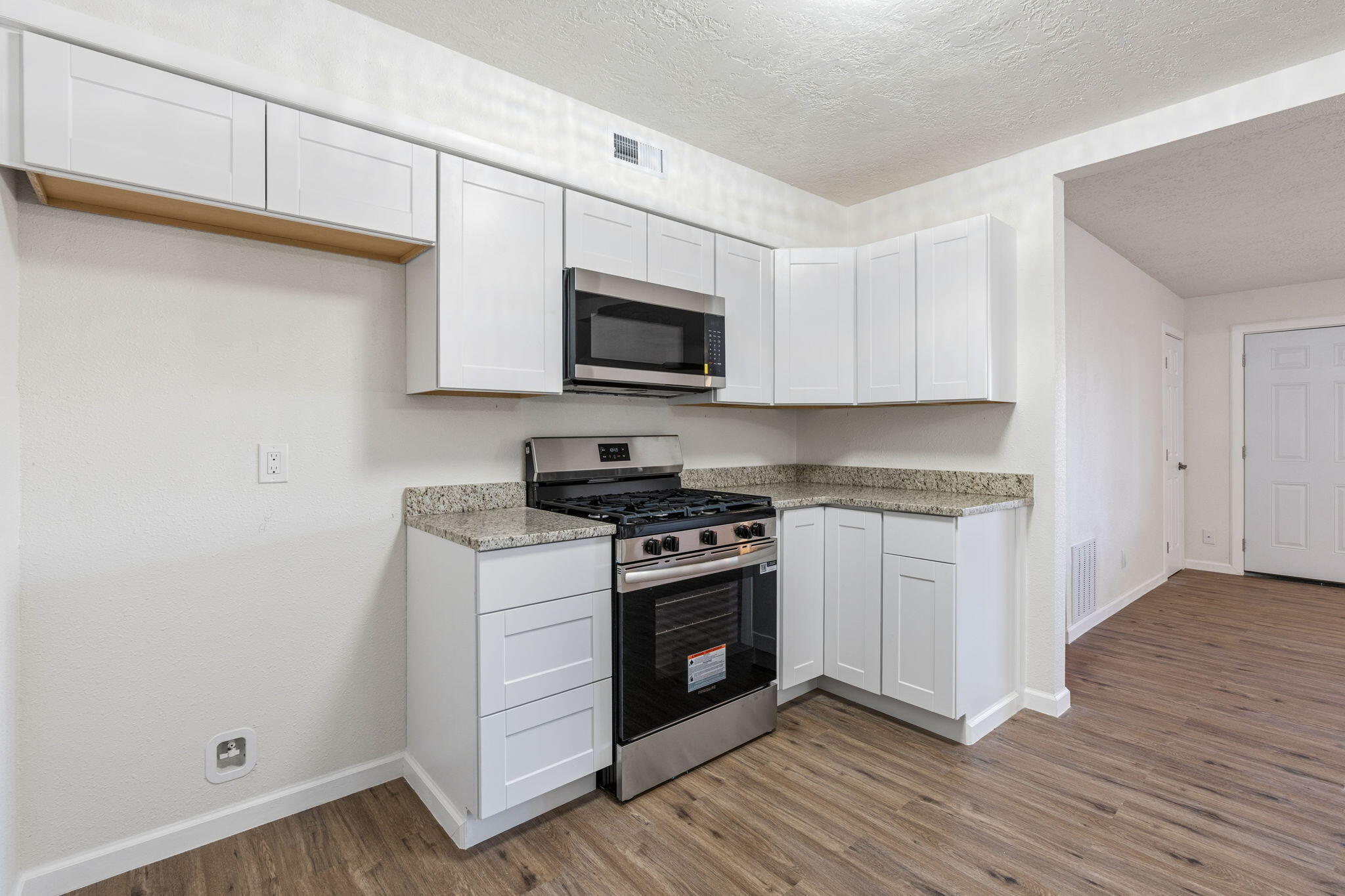 809 La Veta Drive NE