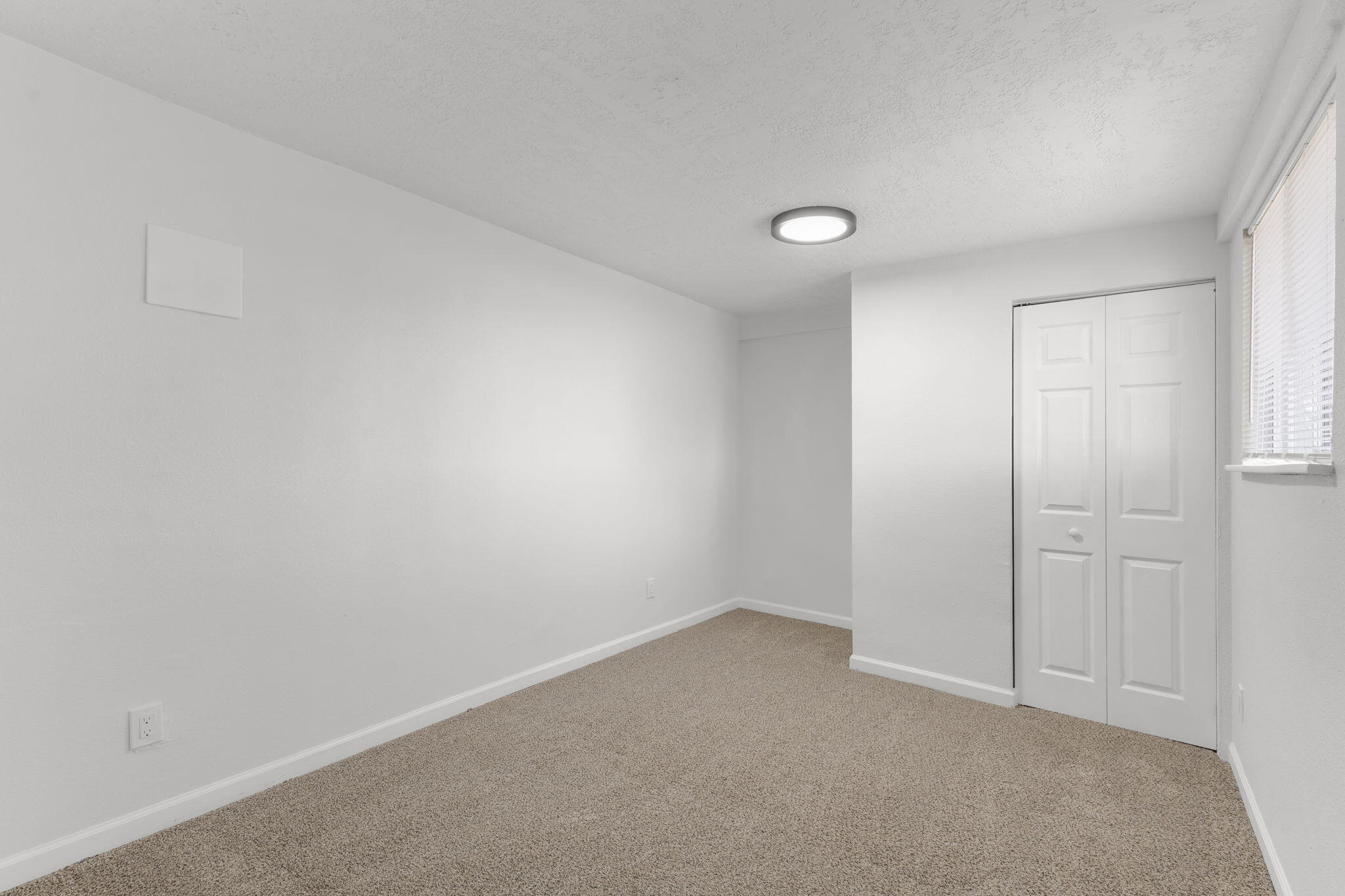 809 La Veta Drive NE