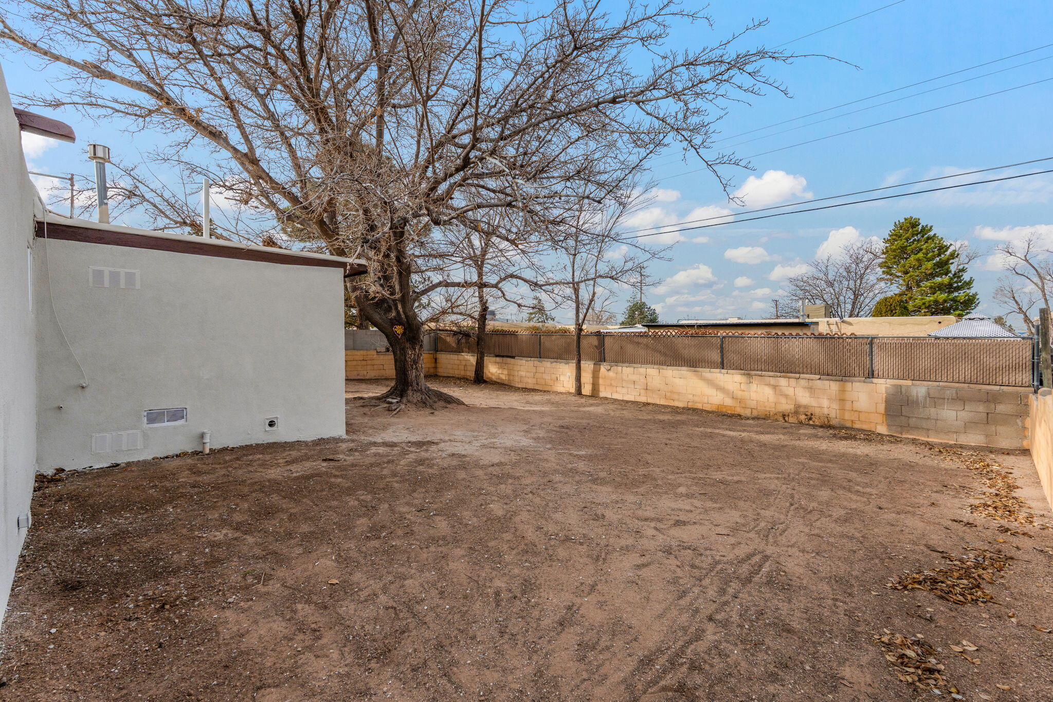 809 La Veta Drive NE