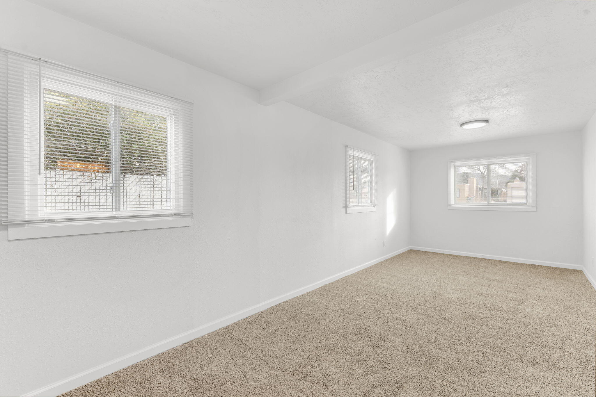 809 La Veta Drive NE