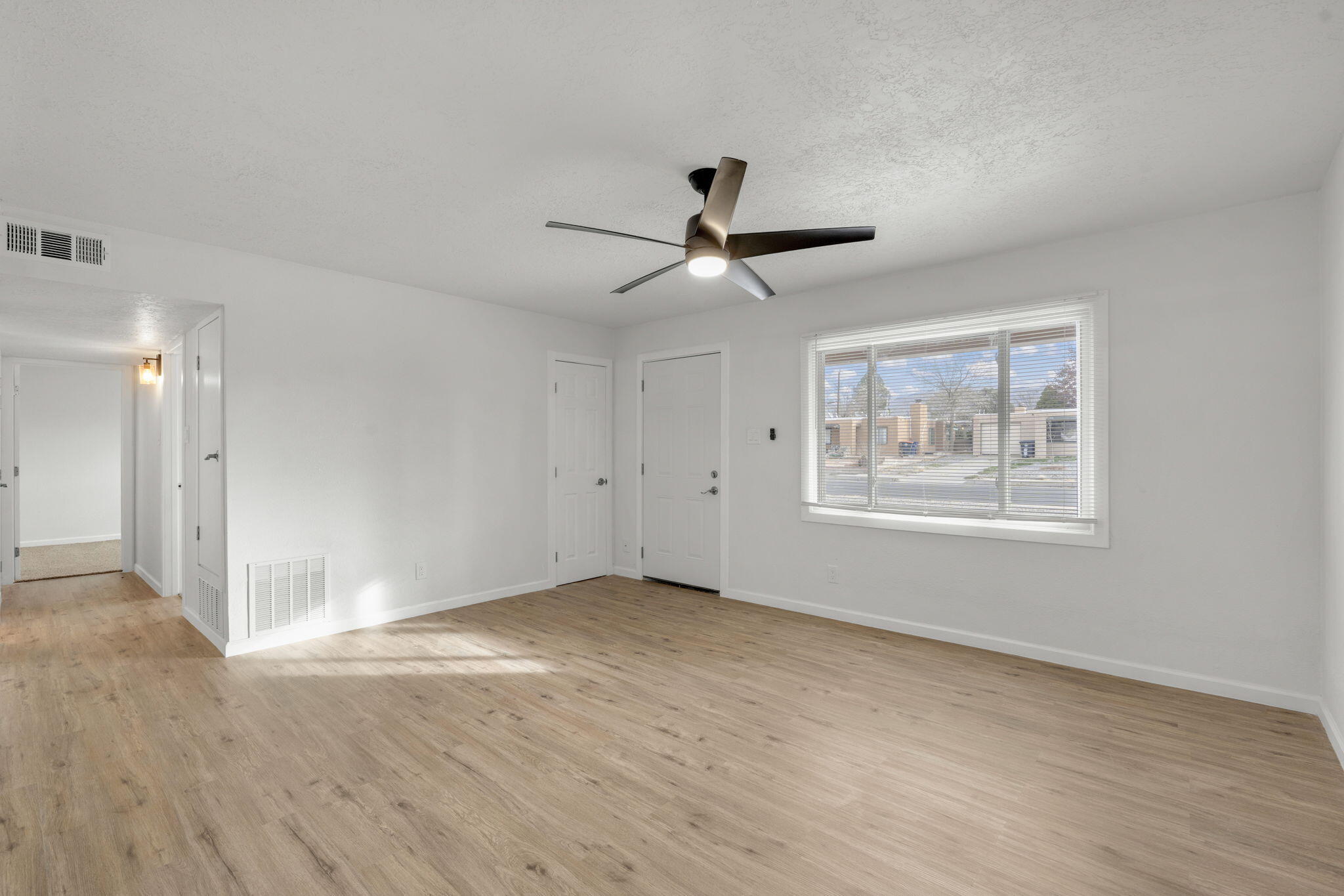 809 La Veta Drive NE