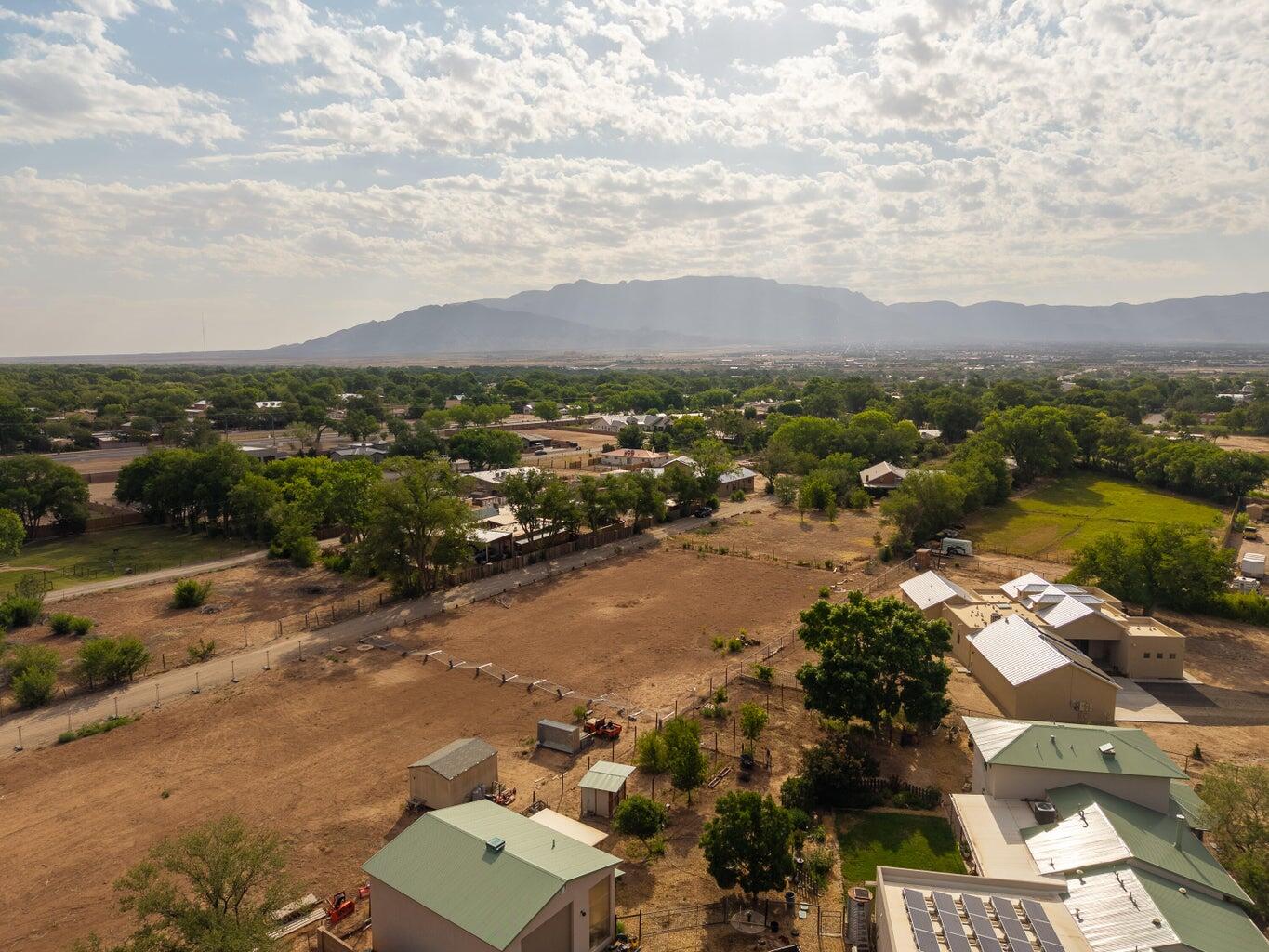 808 Camino Del Prado NW