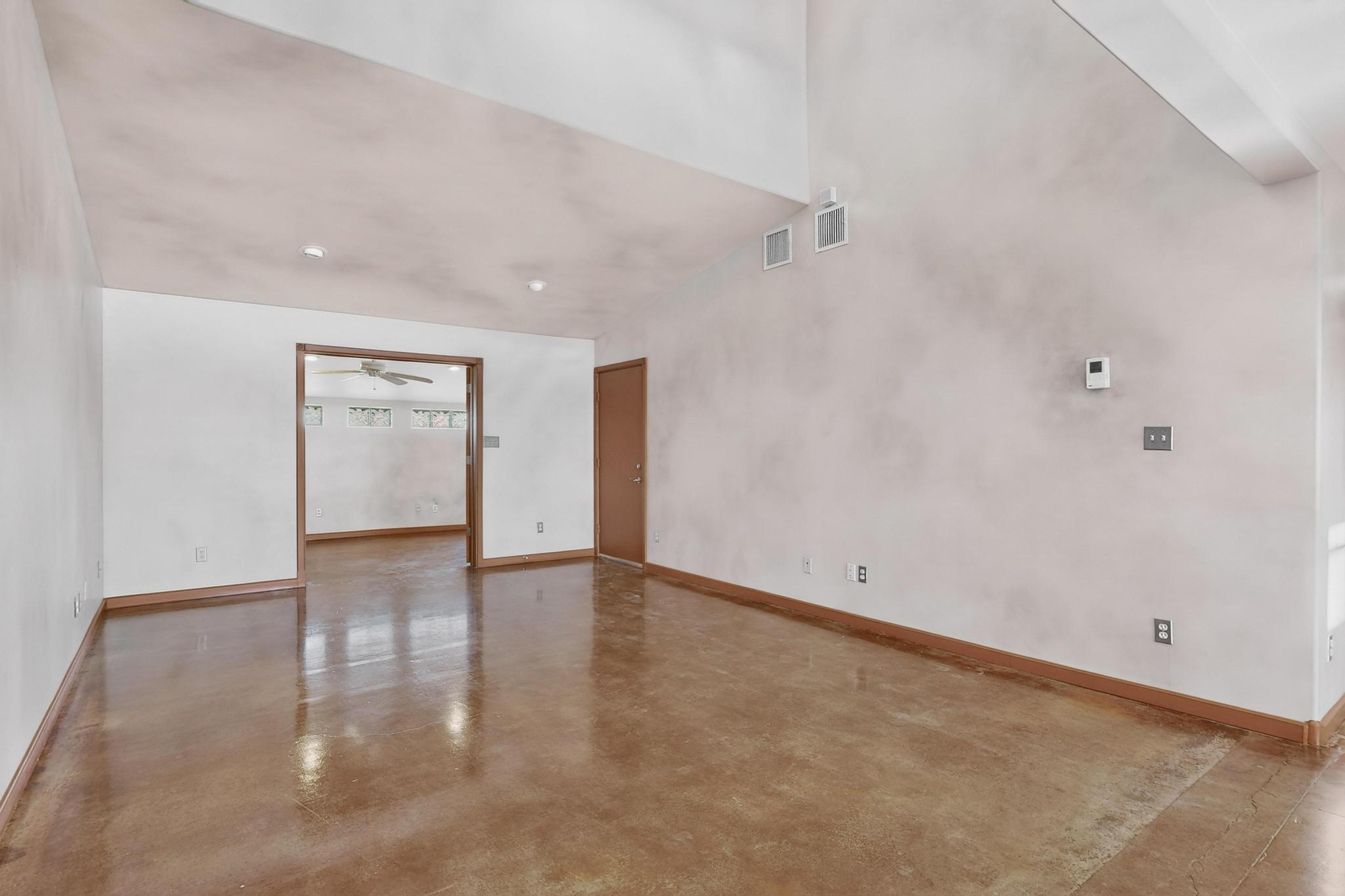 1711-G El Camino Real Street