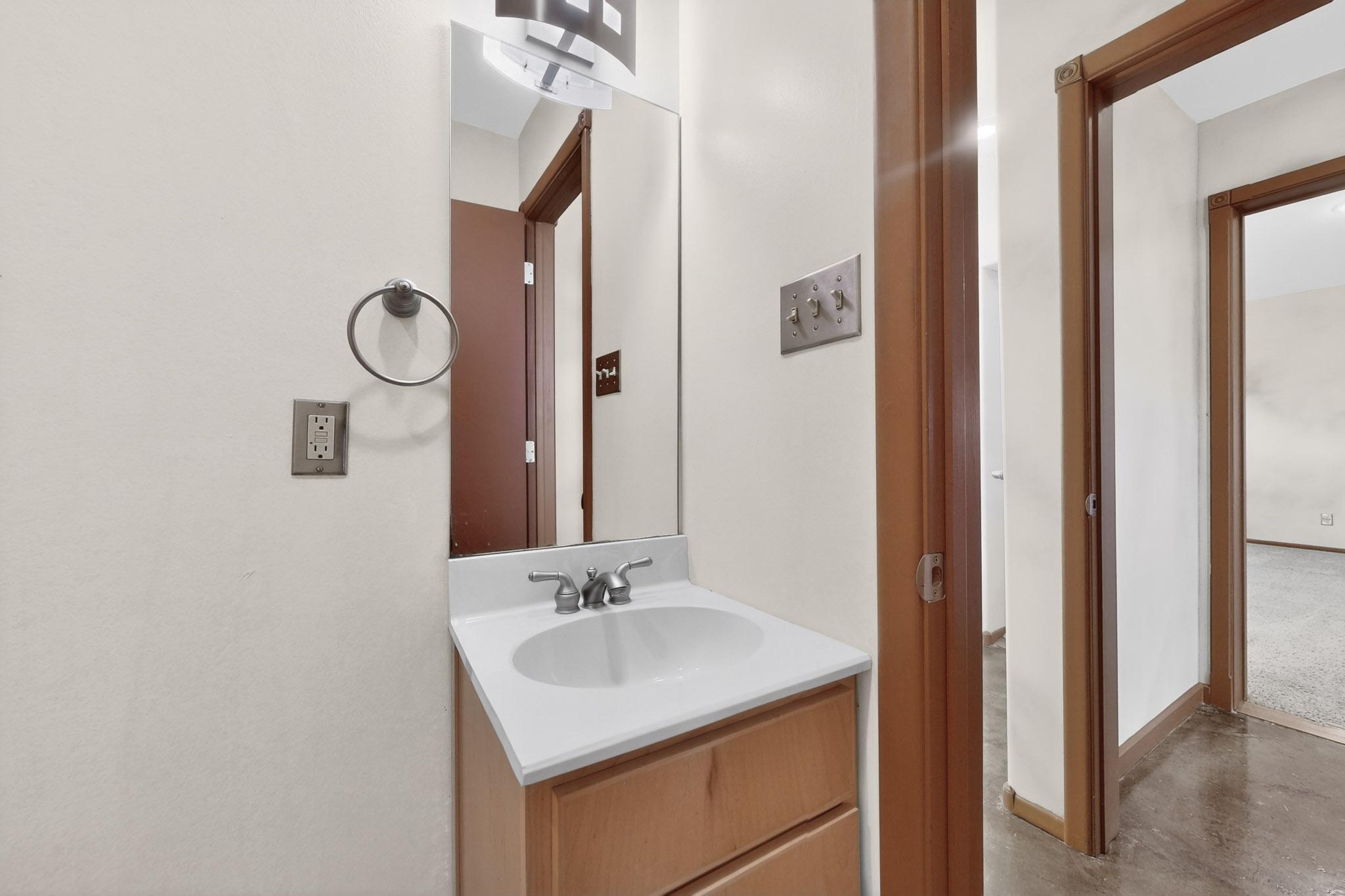 1711-G El Camino Real Street