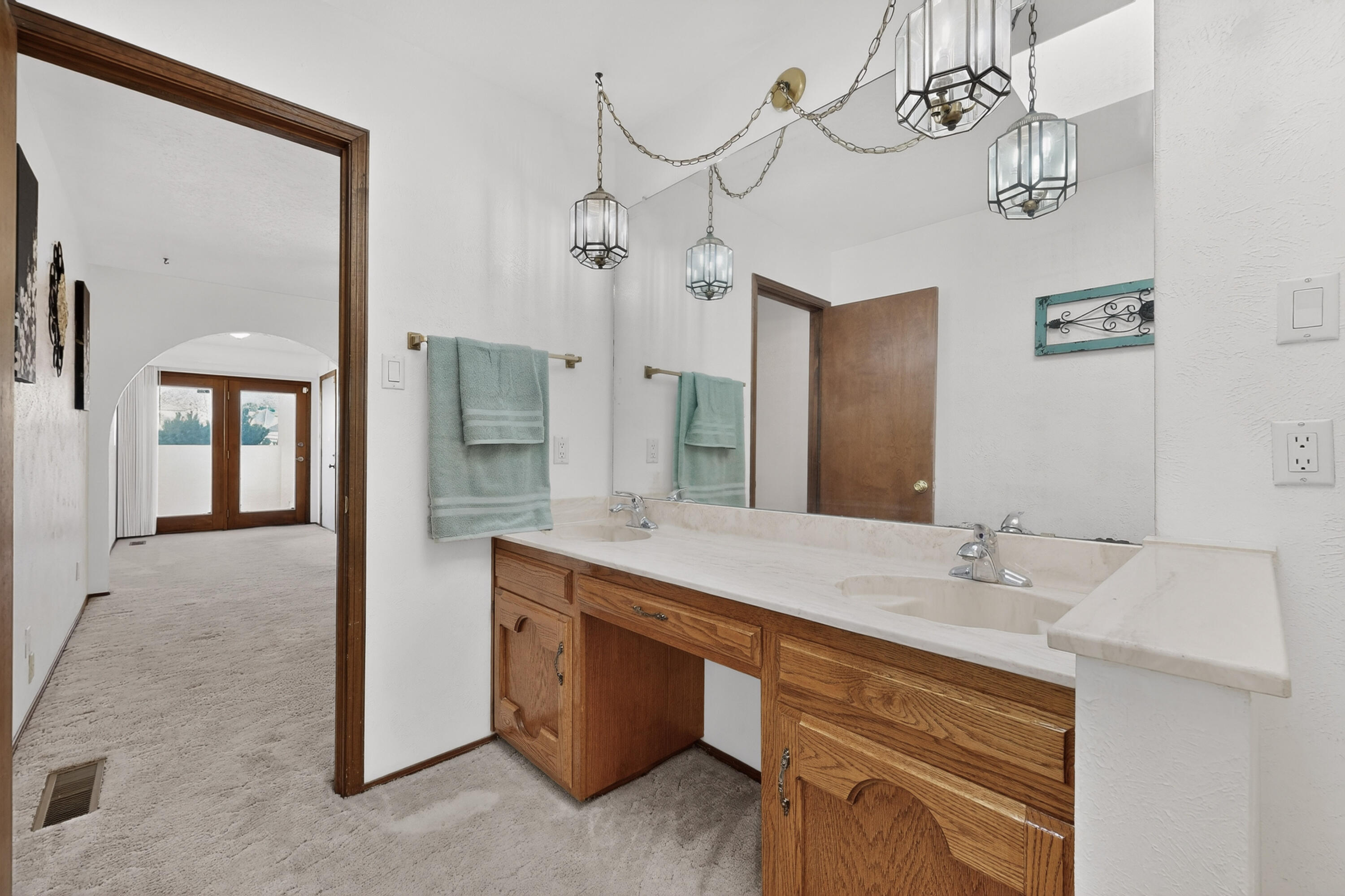 1221 La Charles Drive NE