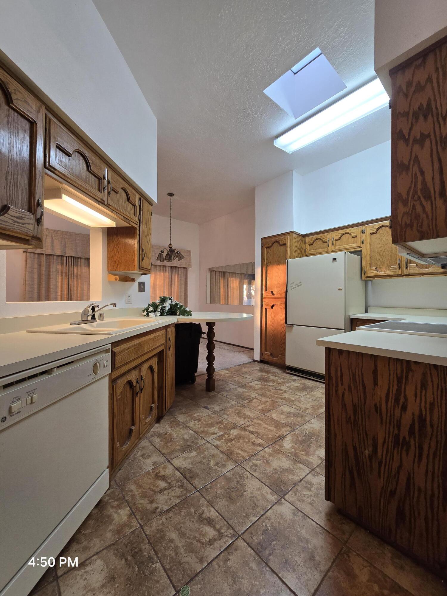 1221 La Charles Drive NE