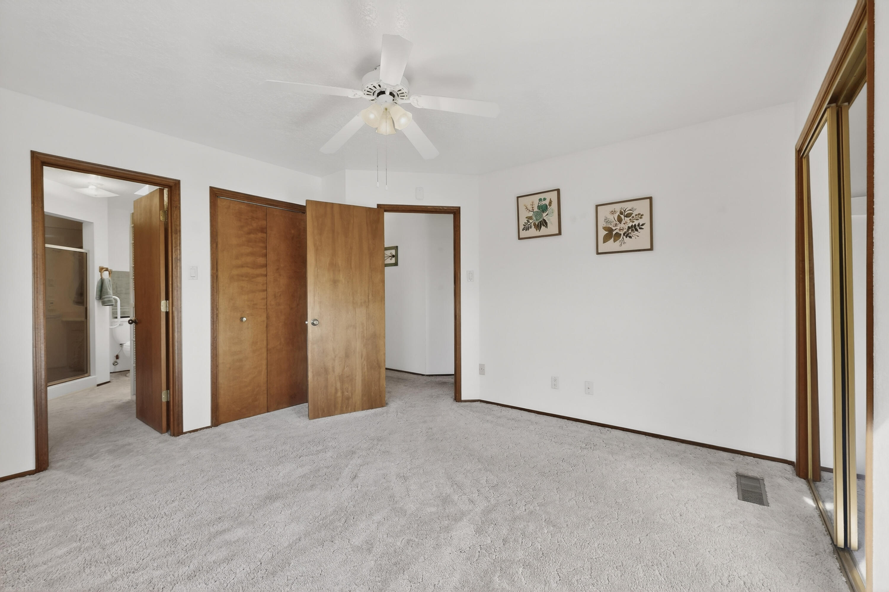 1221 La Charles Drive NE