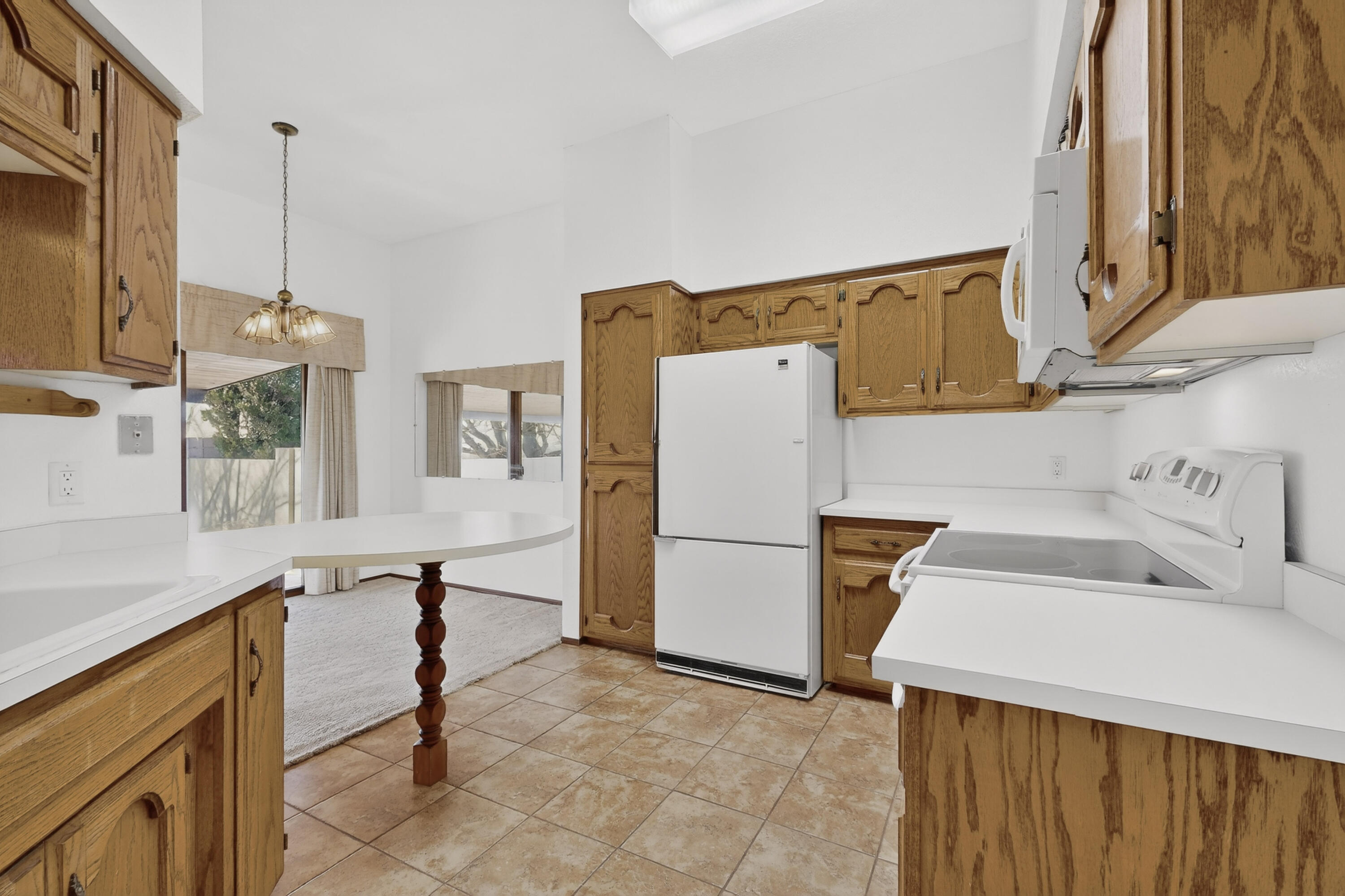 1221 La Charles Drive NE