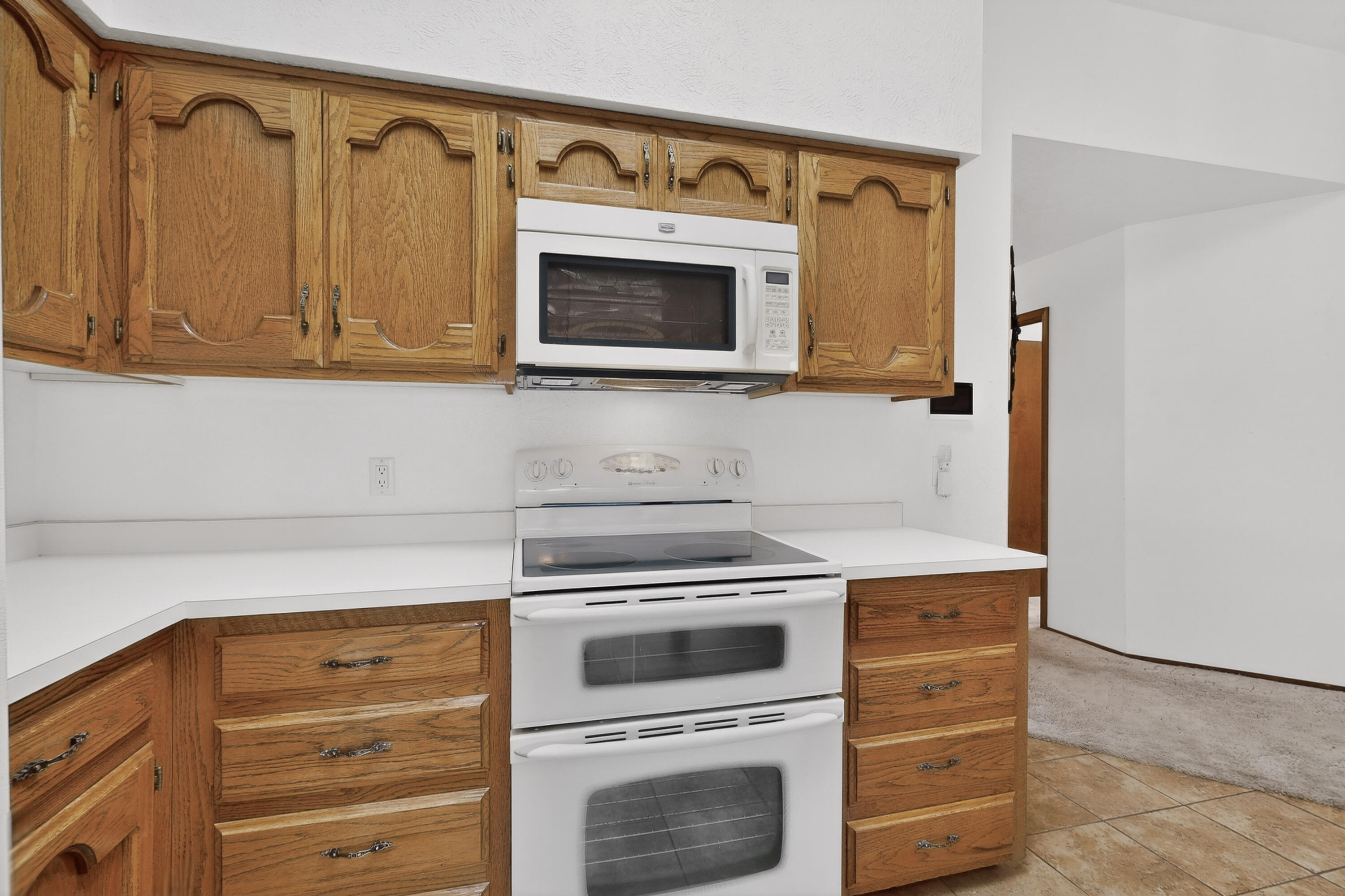 1221 La Charles Drive NE