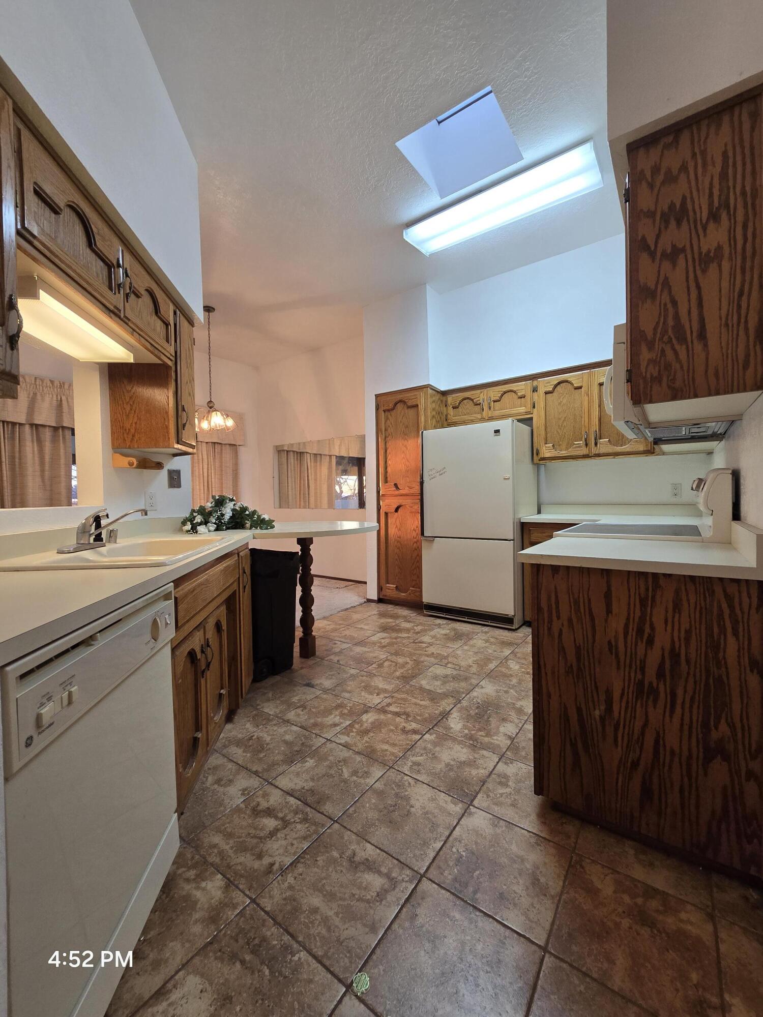 1221 La Charles Drive NE