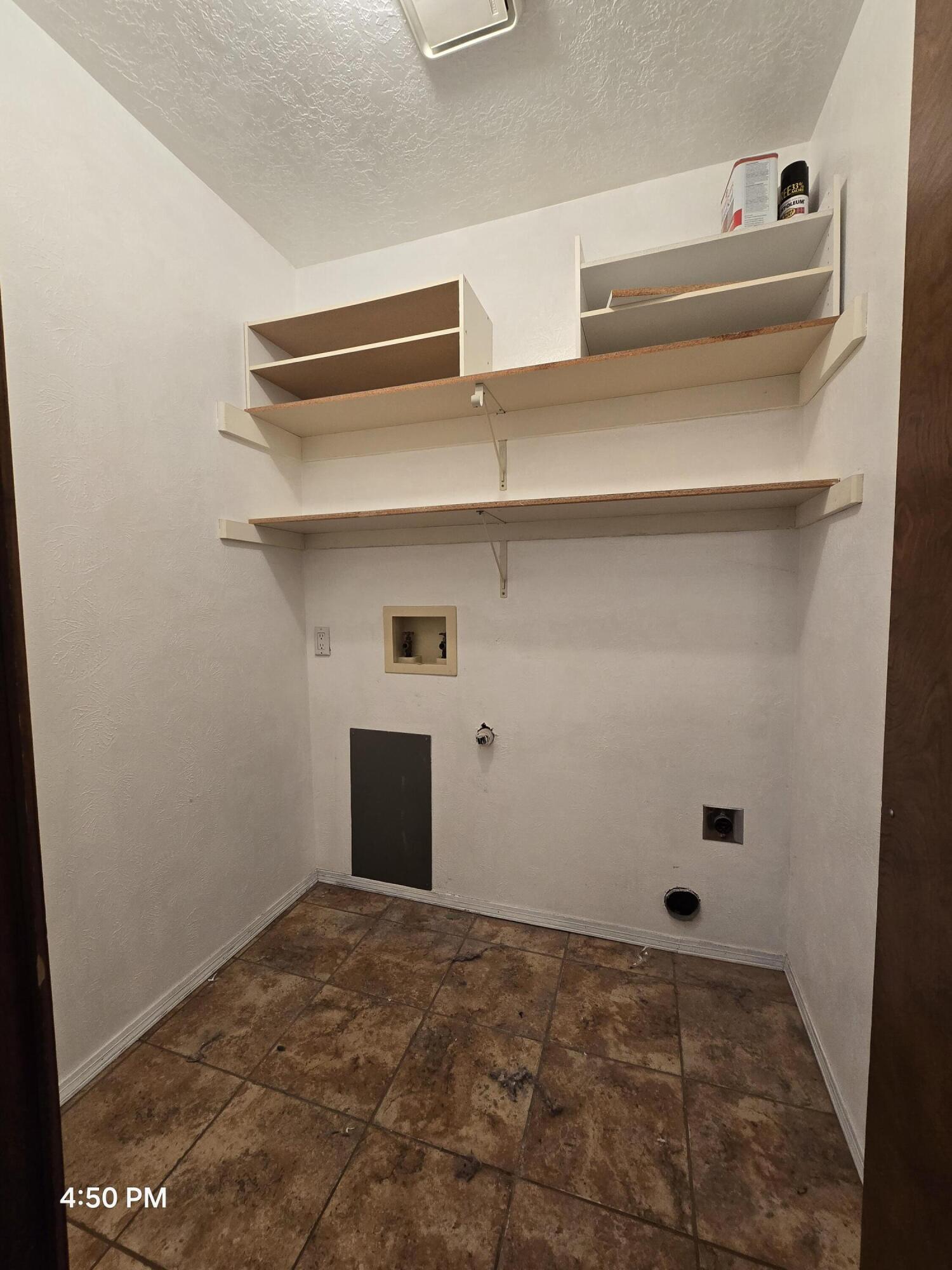 1221 La Charles Drive NE