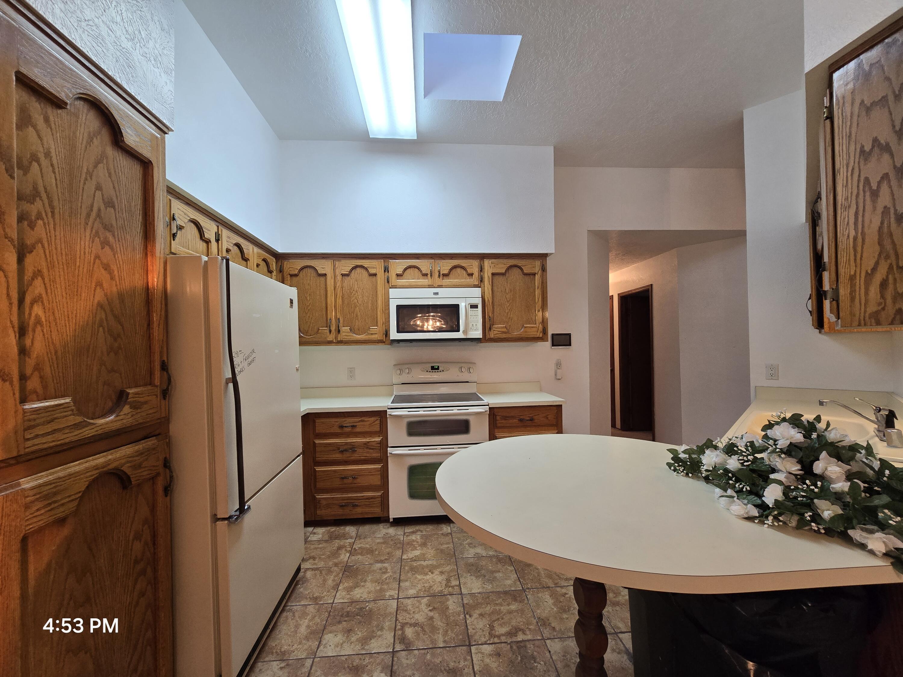 1221 La Charles Drive NE