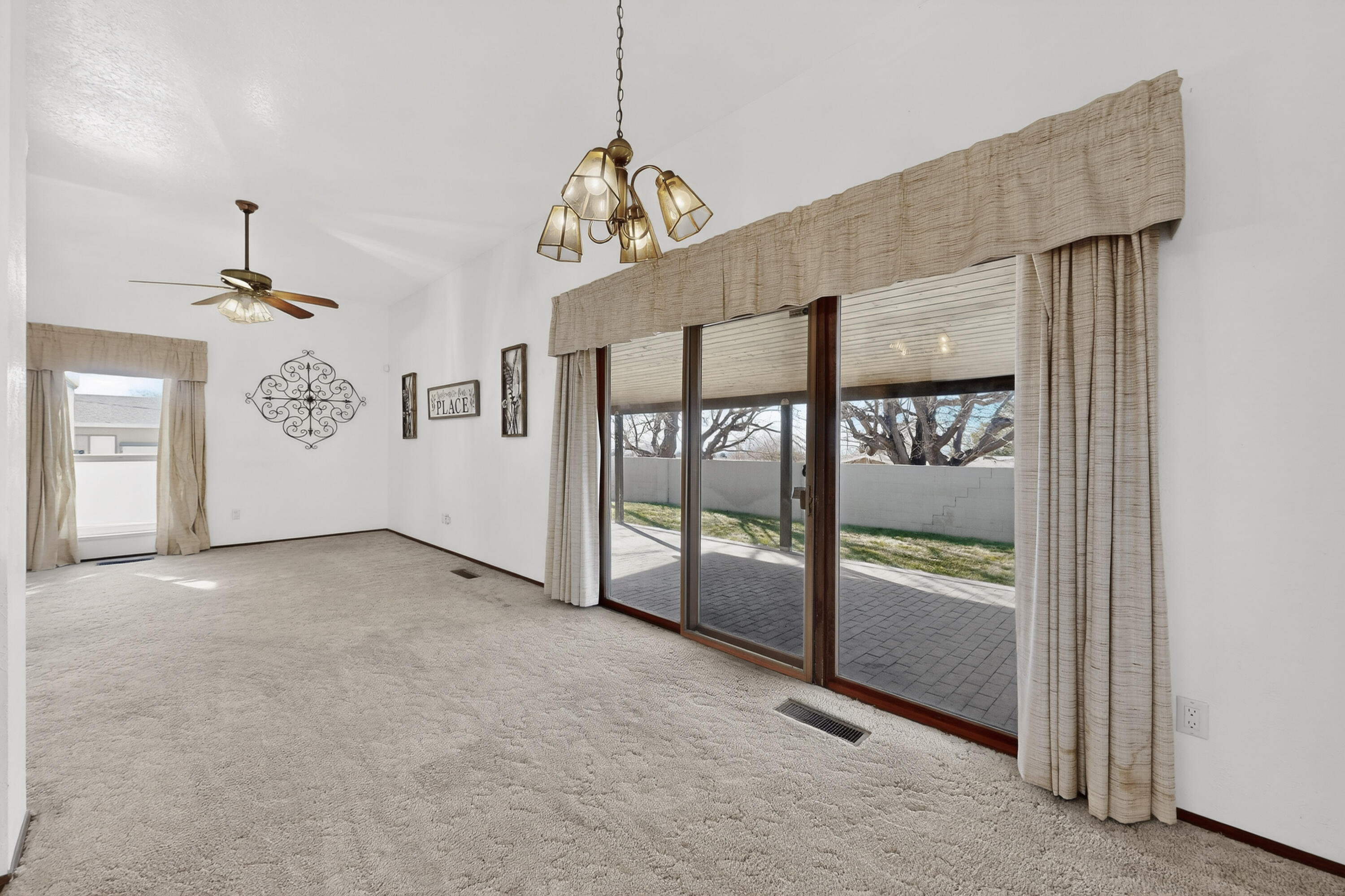 1221 La Charles Drive NE