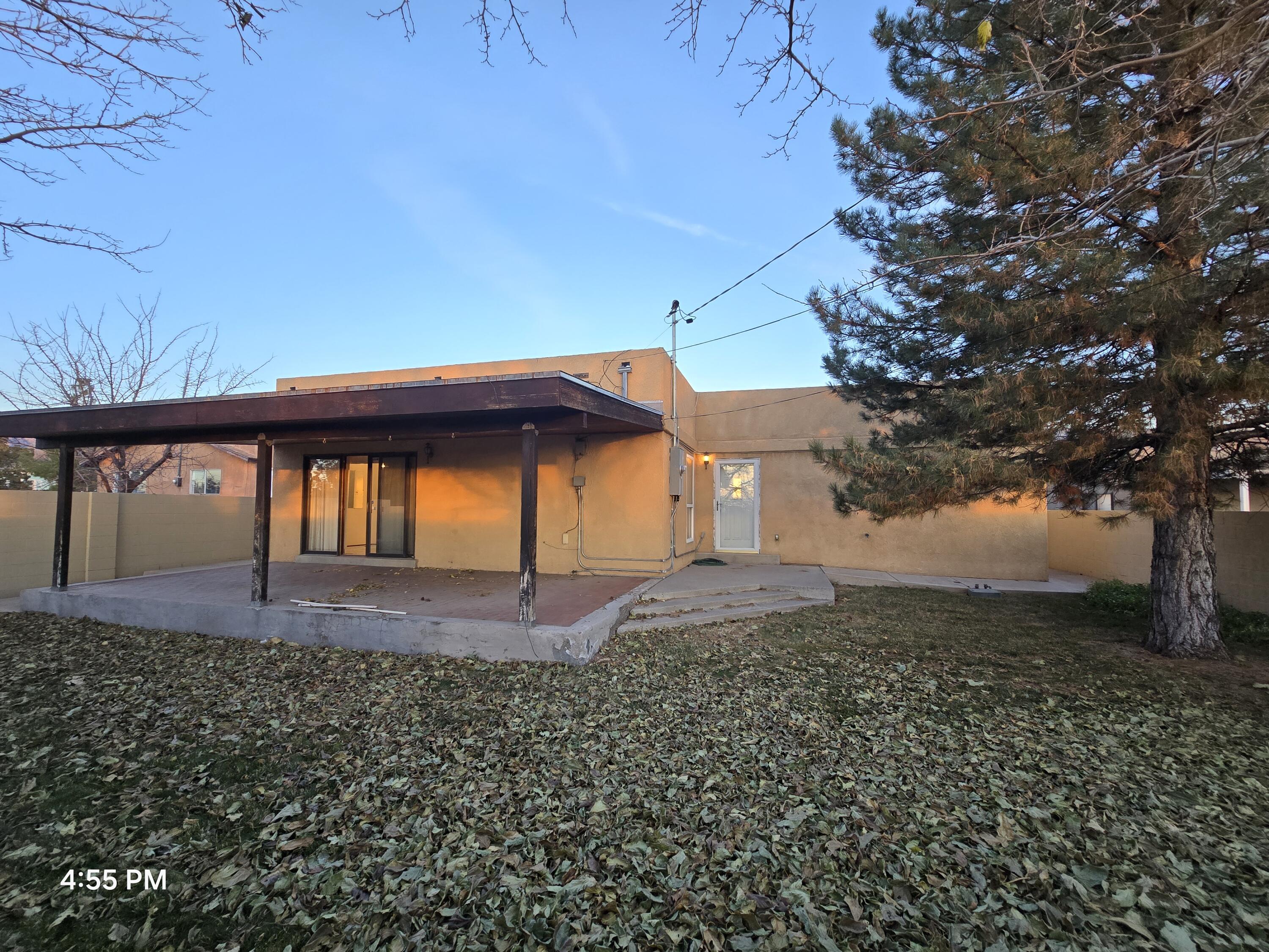 1221 La Charles Drive NE