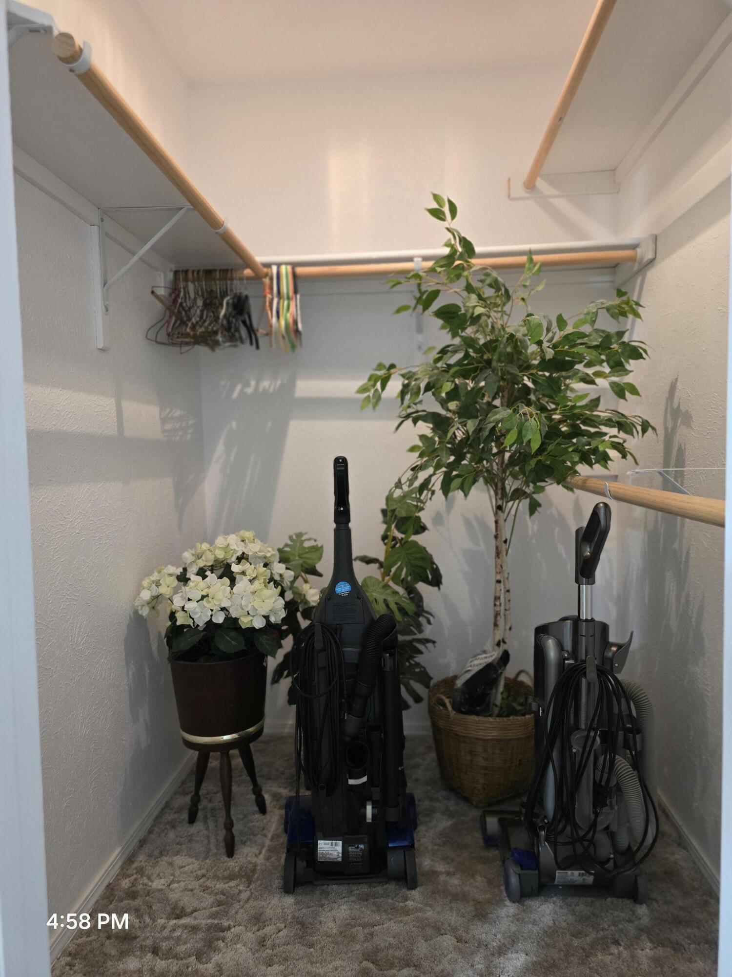 1221 La Charles Drive NE