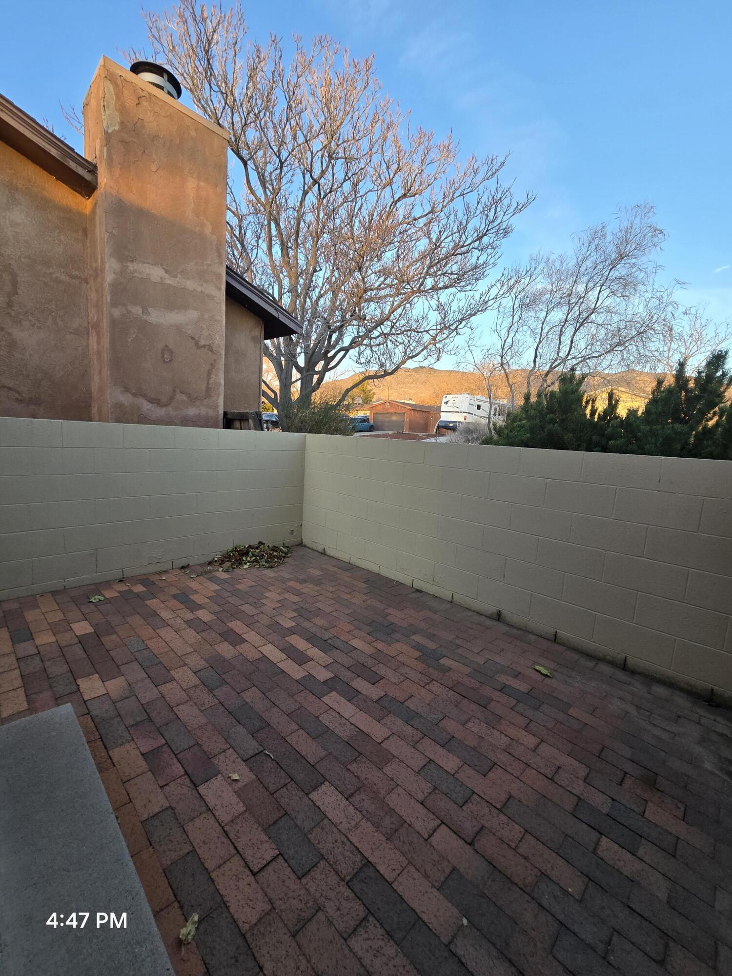 1221 La Charles Drive NE