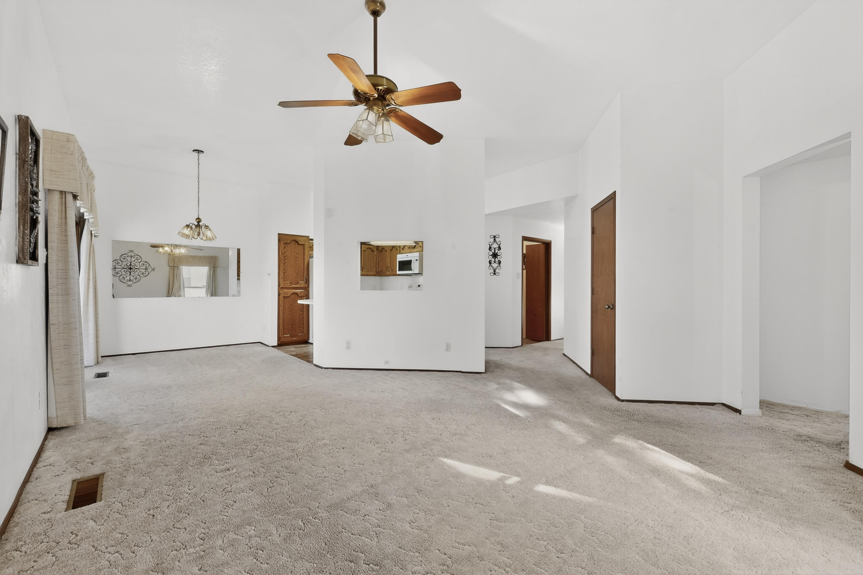 1221 La Charles Drive NE