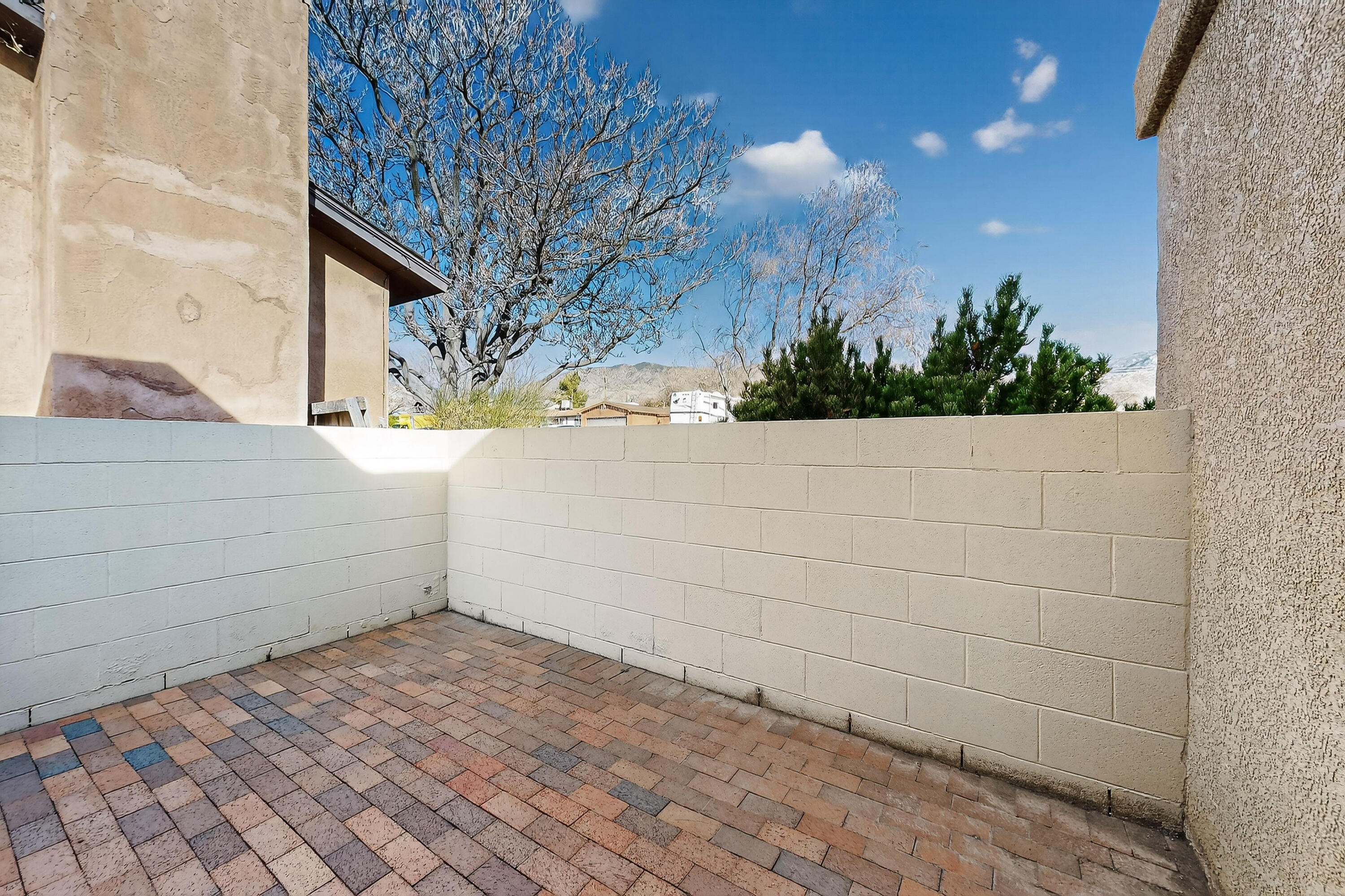 1221 La Charles Drive NE