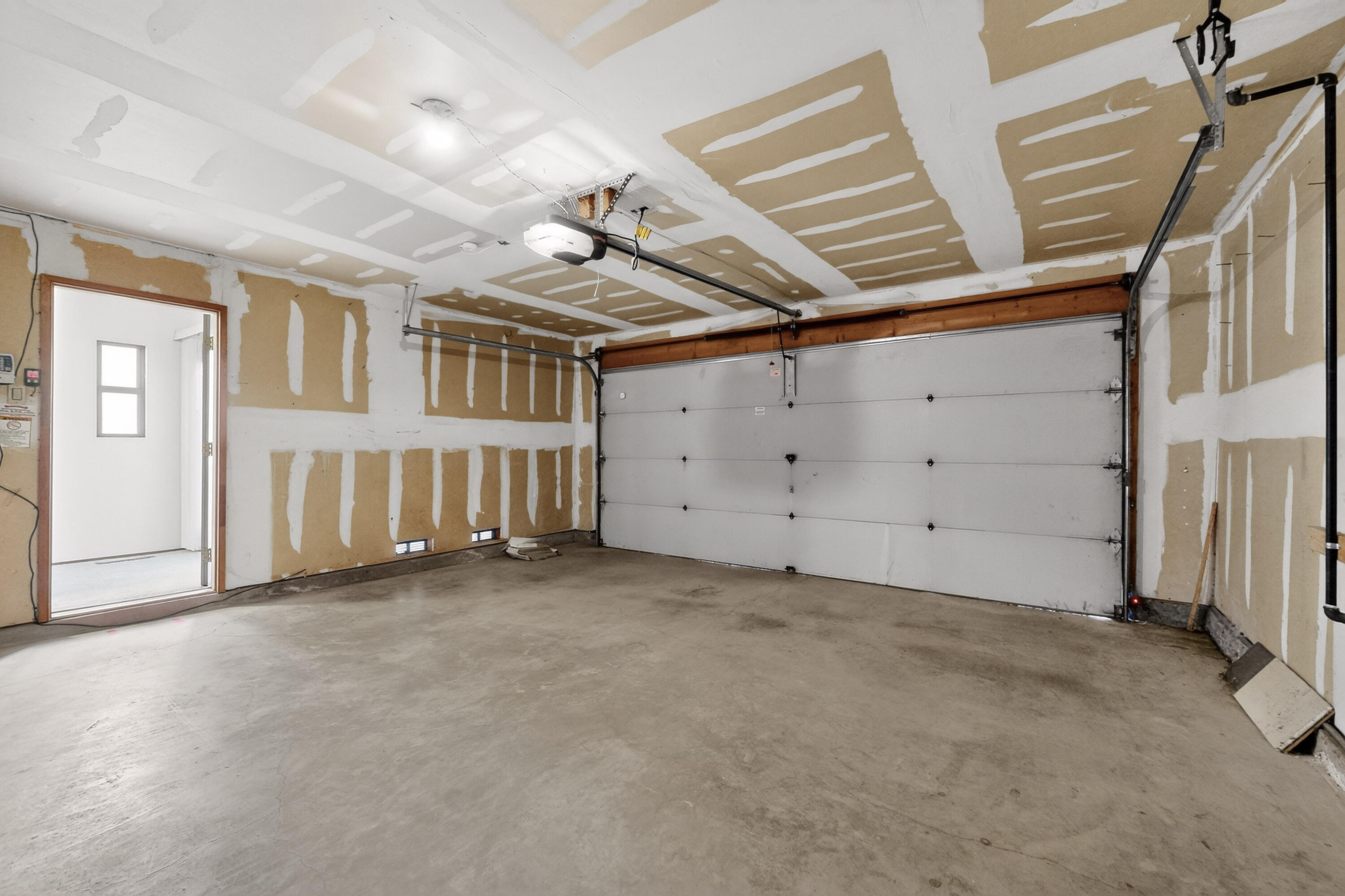 1221 La Charles Drive NE