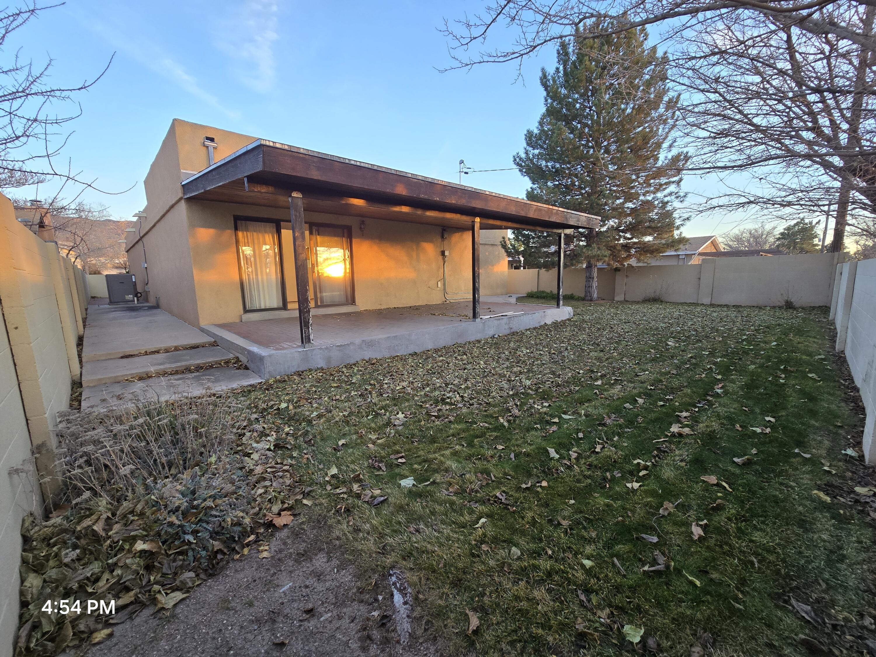 1221 La Charles Drive NE