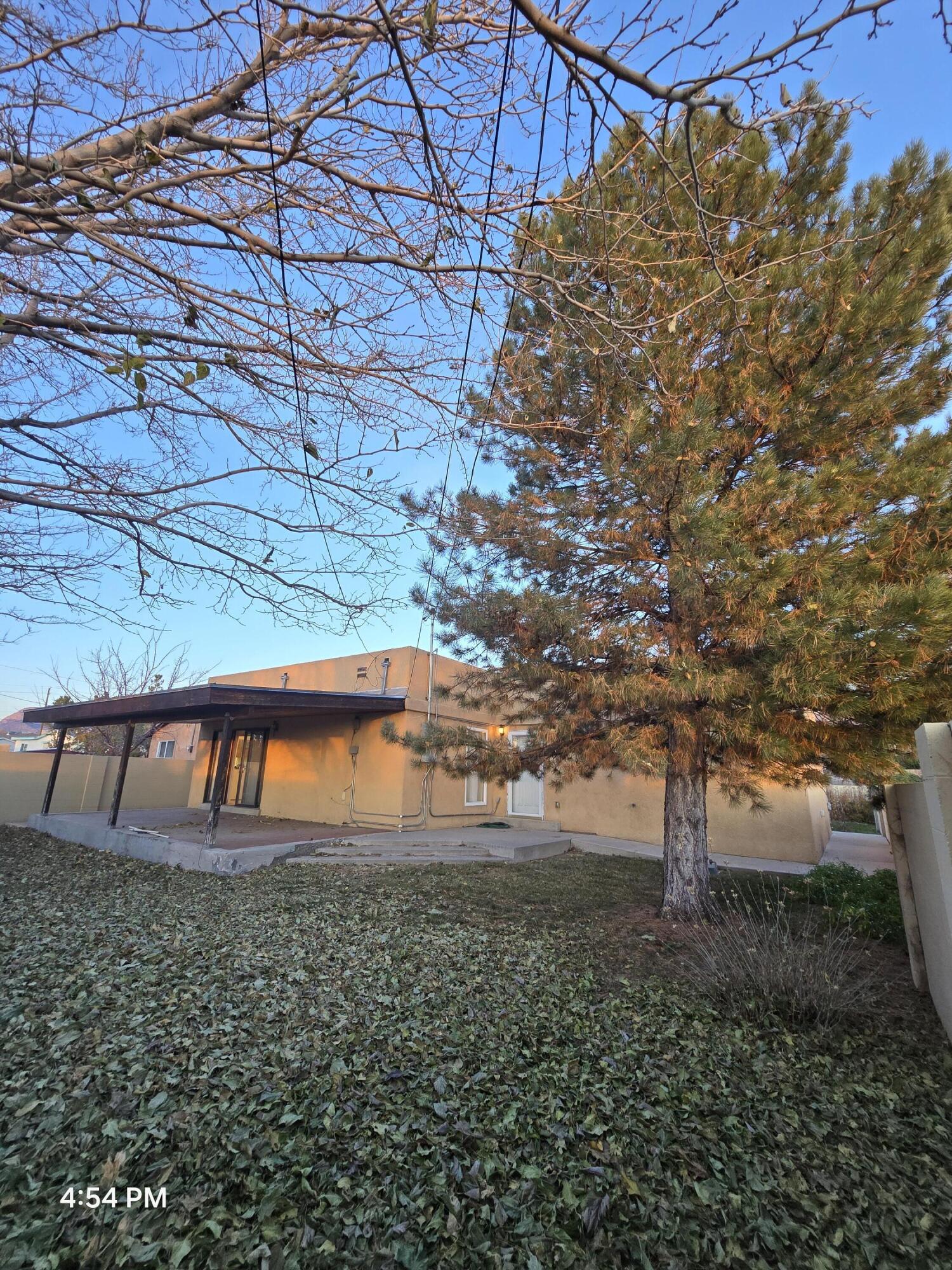 1221 La Charles Drive NE