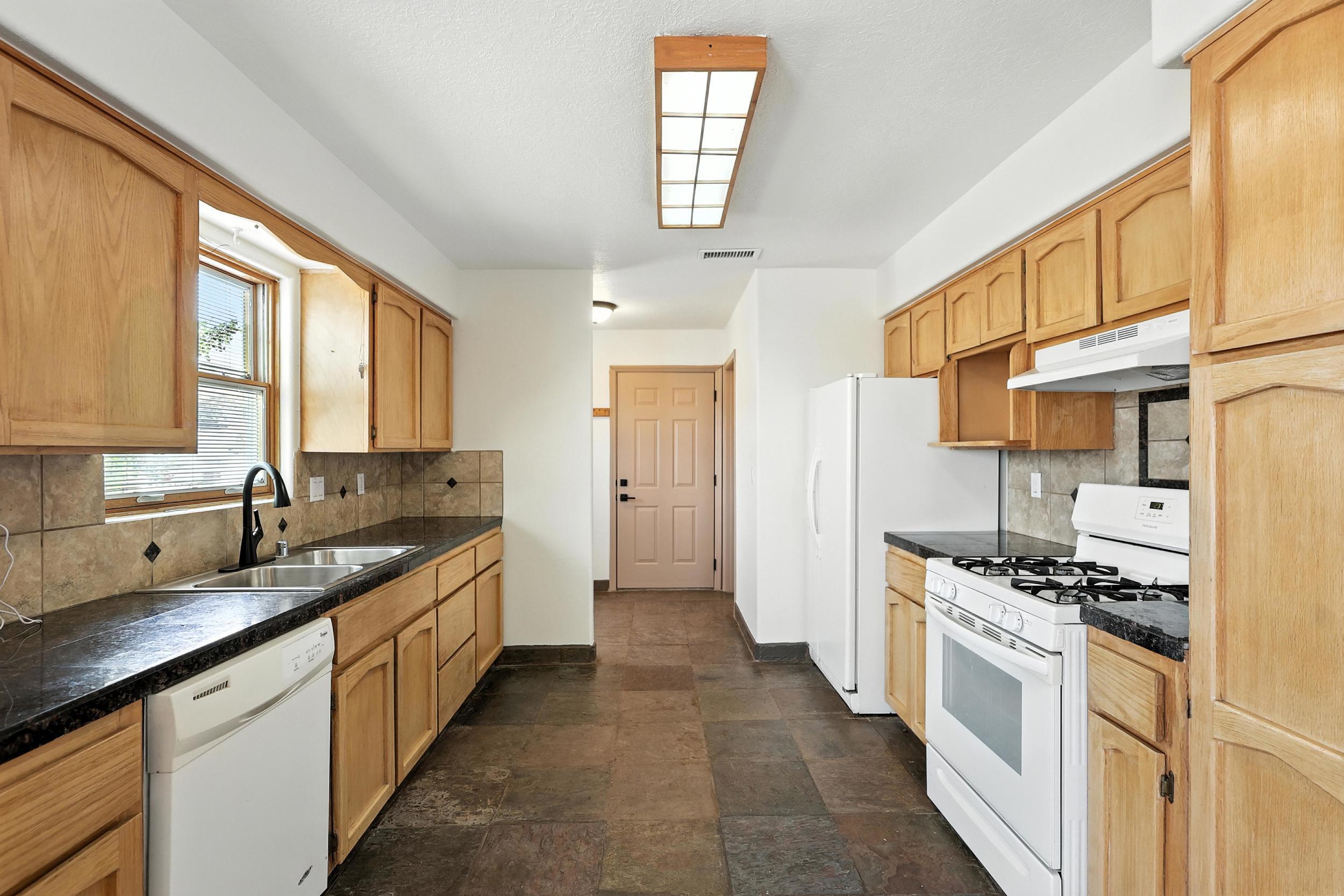 3600 ROLDAN Drive