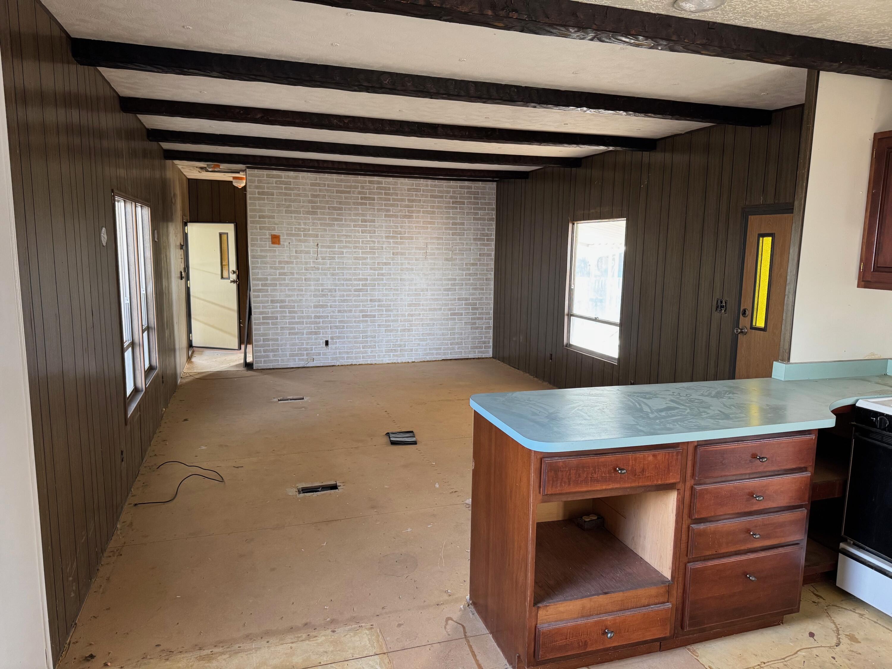 7112 Pan American NE 20