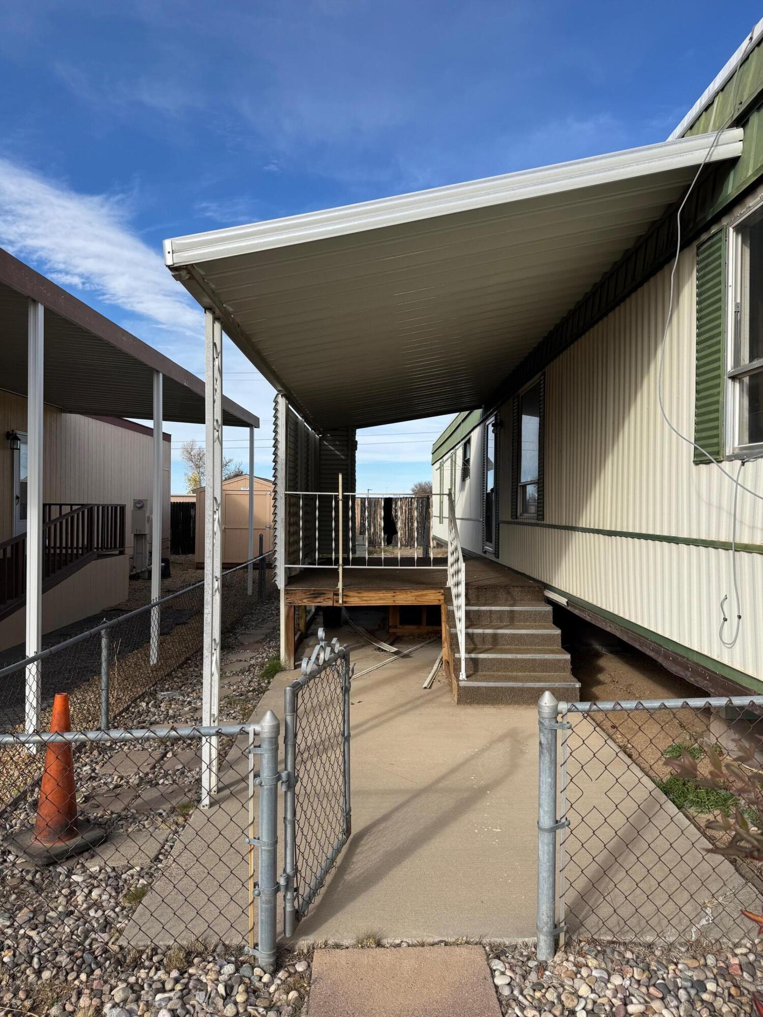 7112 Pan American NE 20