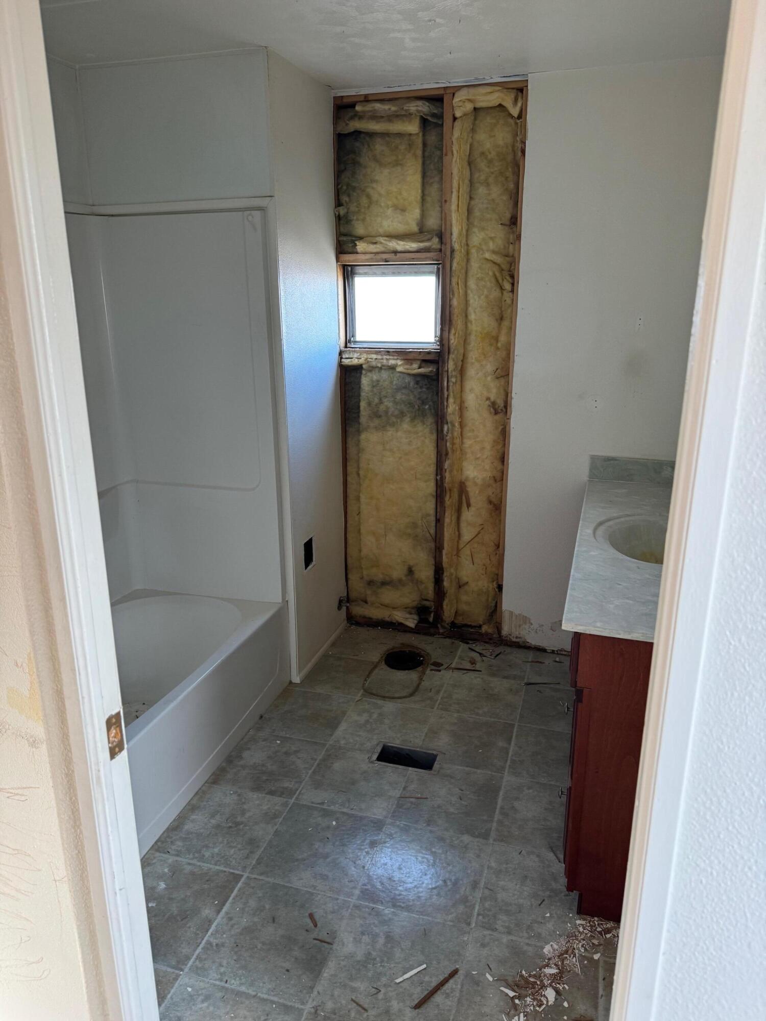 7112 Pan American NE 20