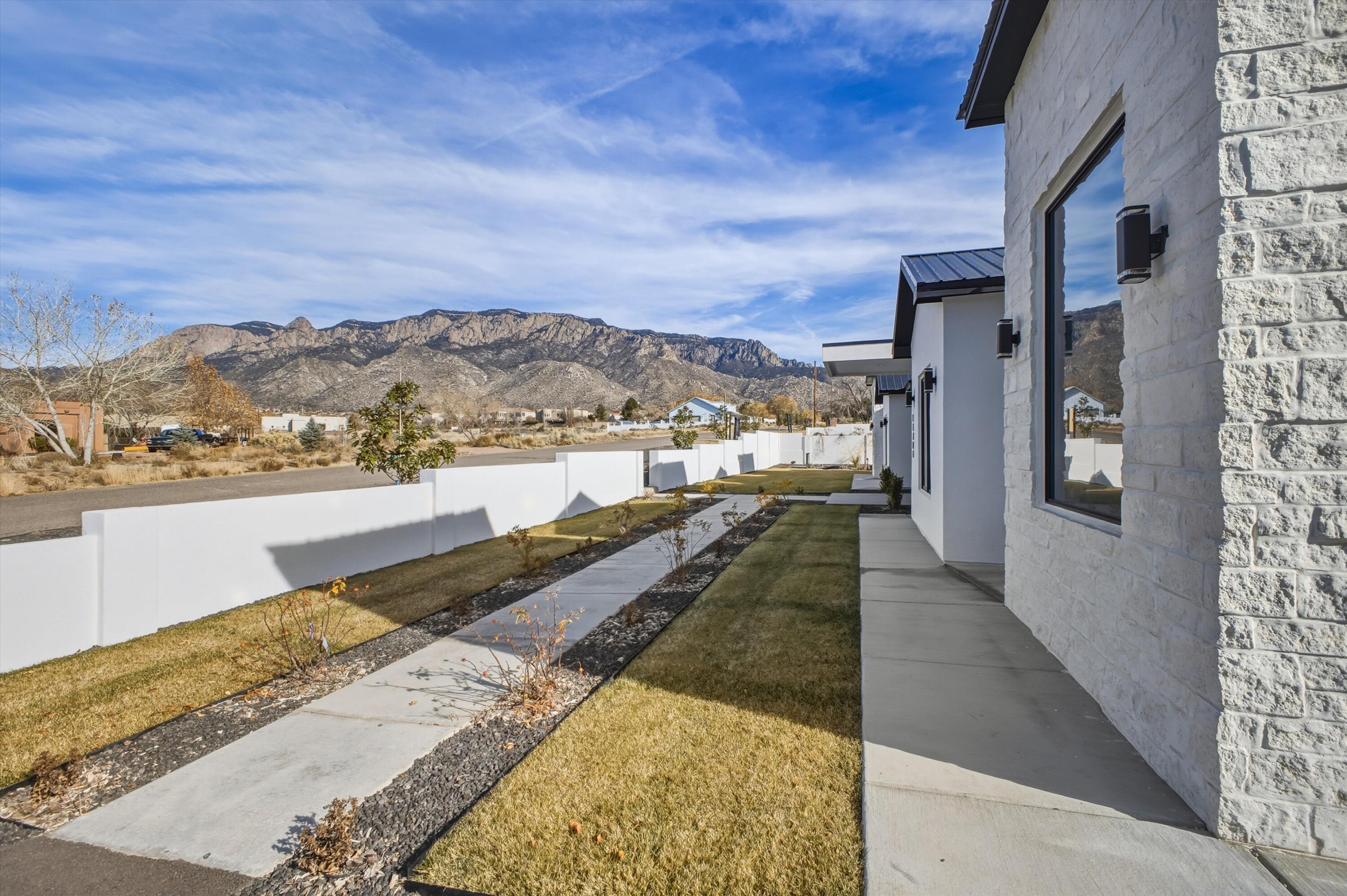 11704 Anaheim Avenue NE