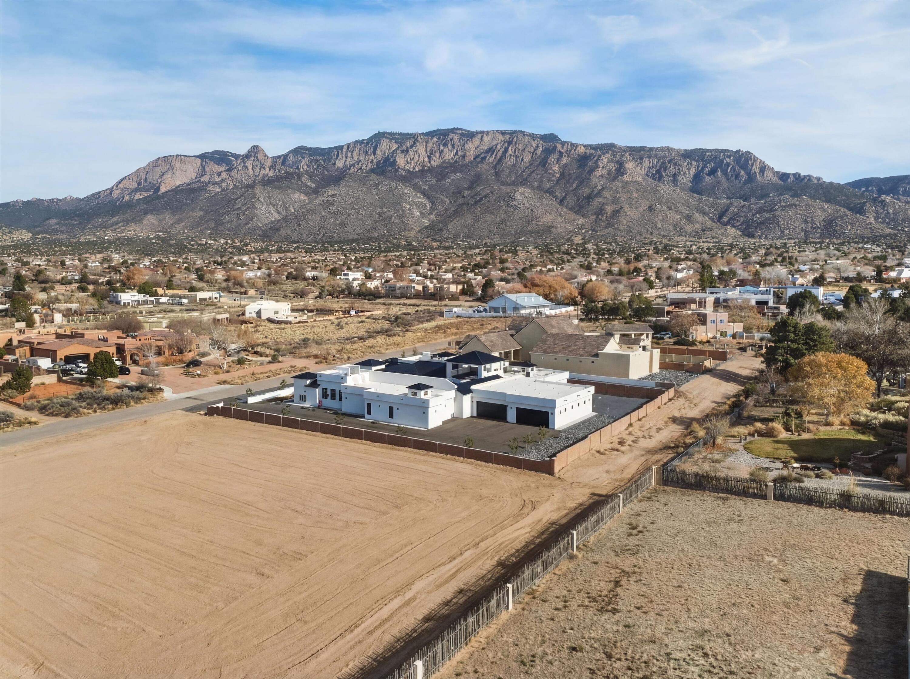 11704 Anaheim Avenue NE