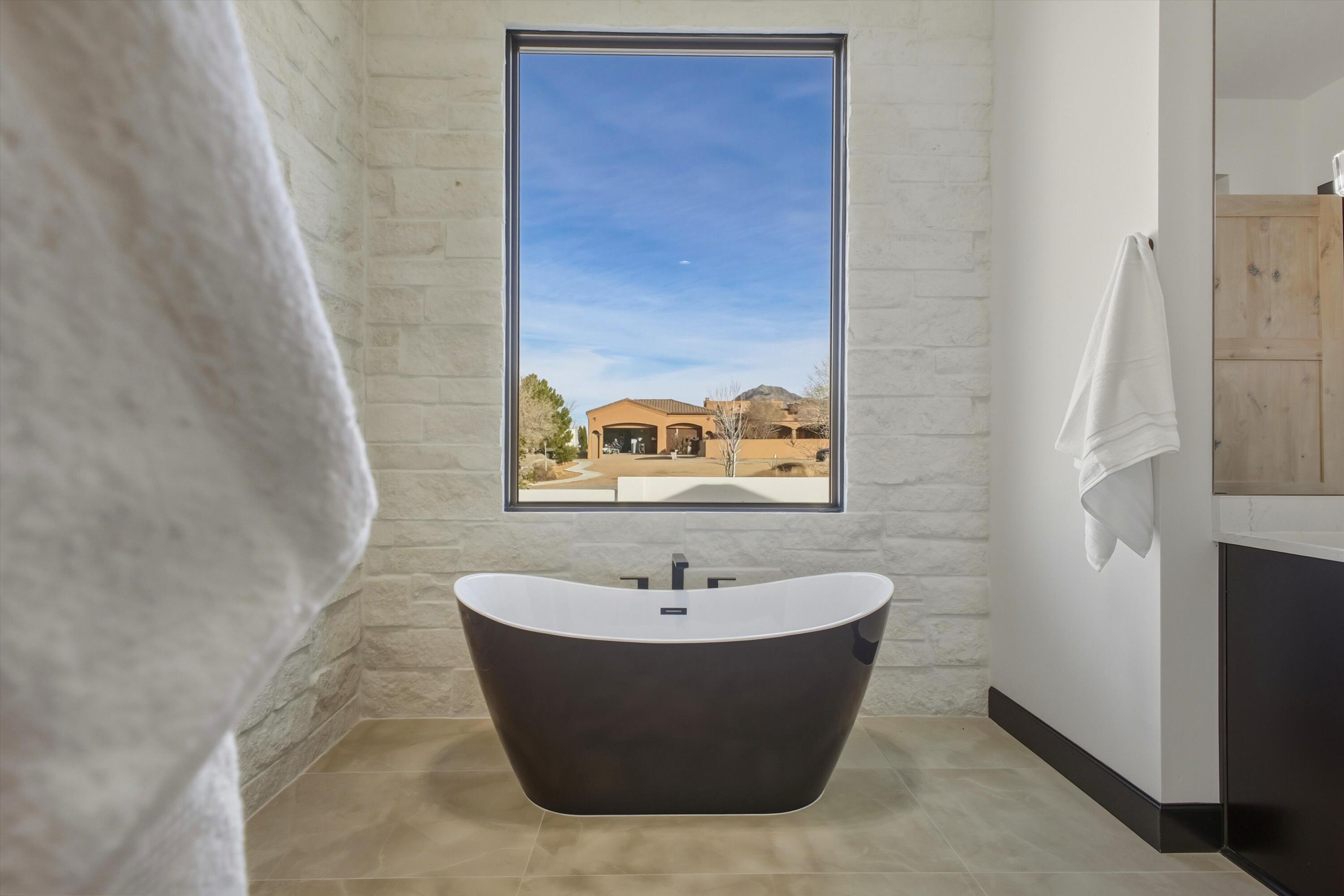 11704 Anaheim Avenue NE