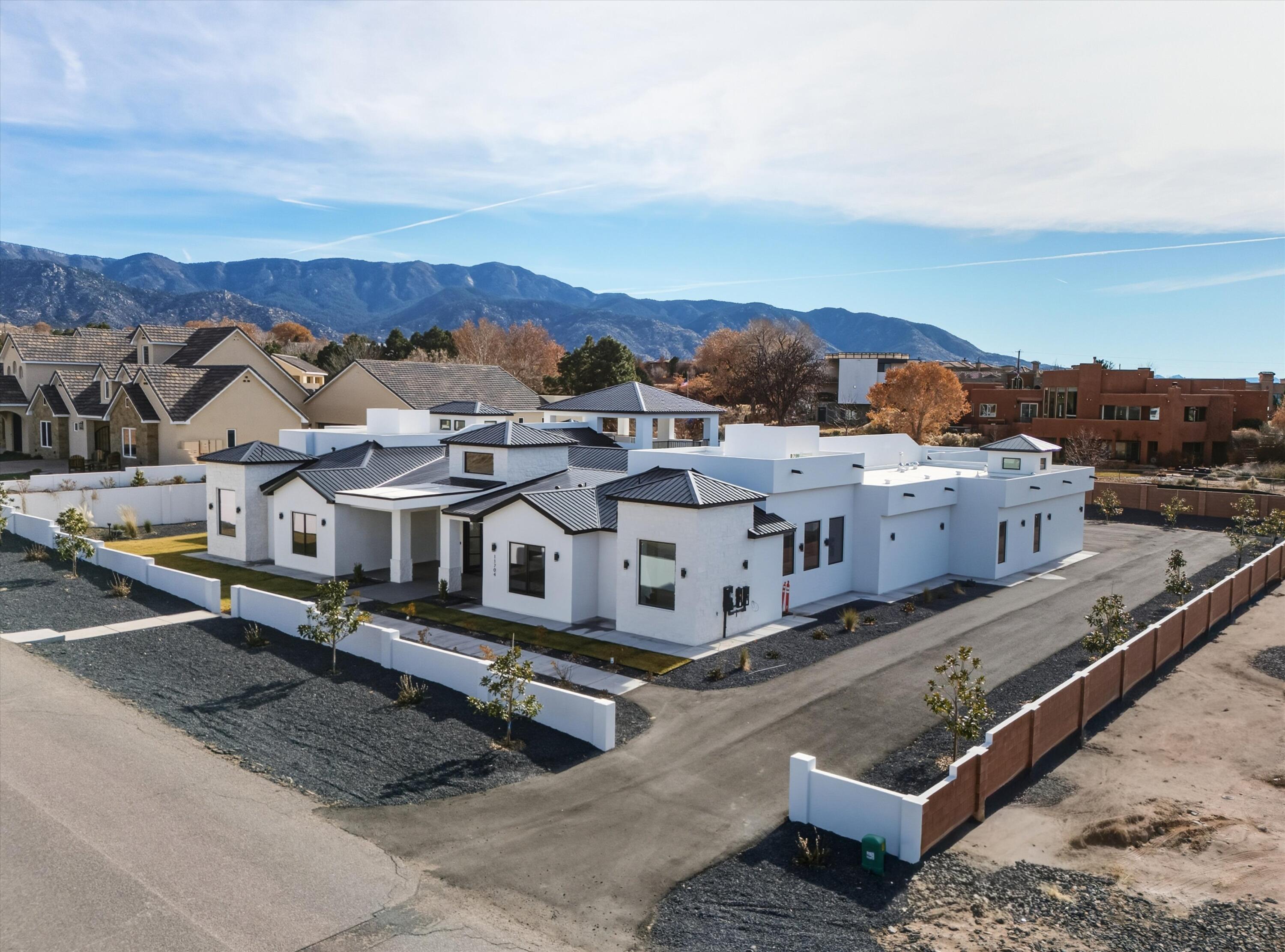 11704 Anaheim Avenue NE