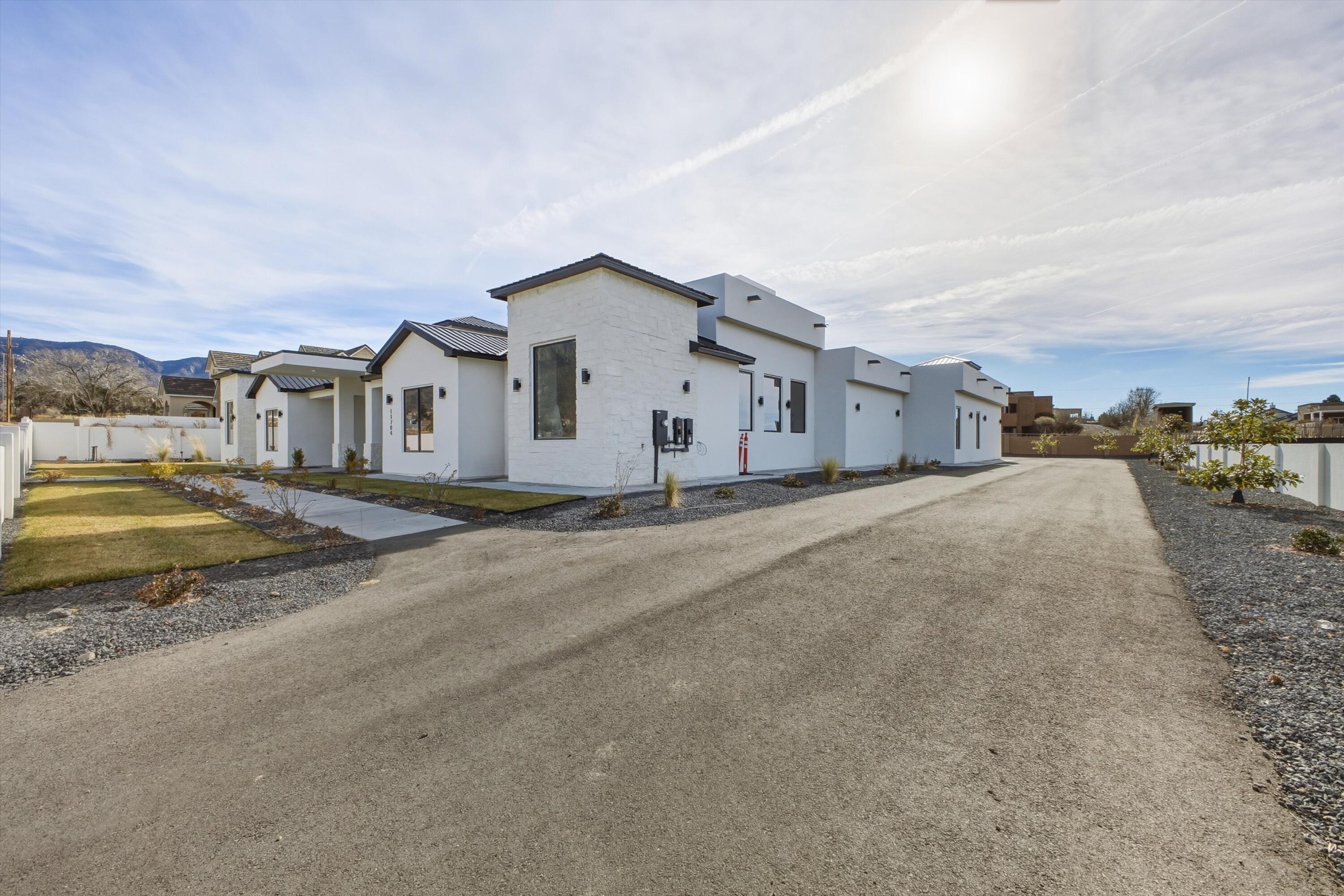 11704 Anaheim Avenue NE