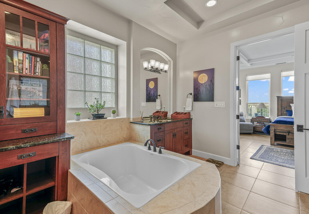 2409 Desert View Road NE